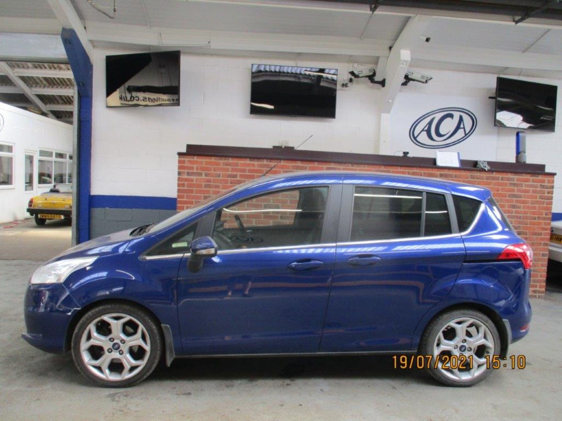 14 14 Ford B-Max Titainium Auto - Image 2 of 17