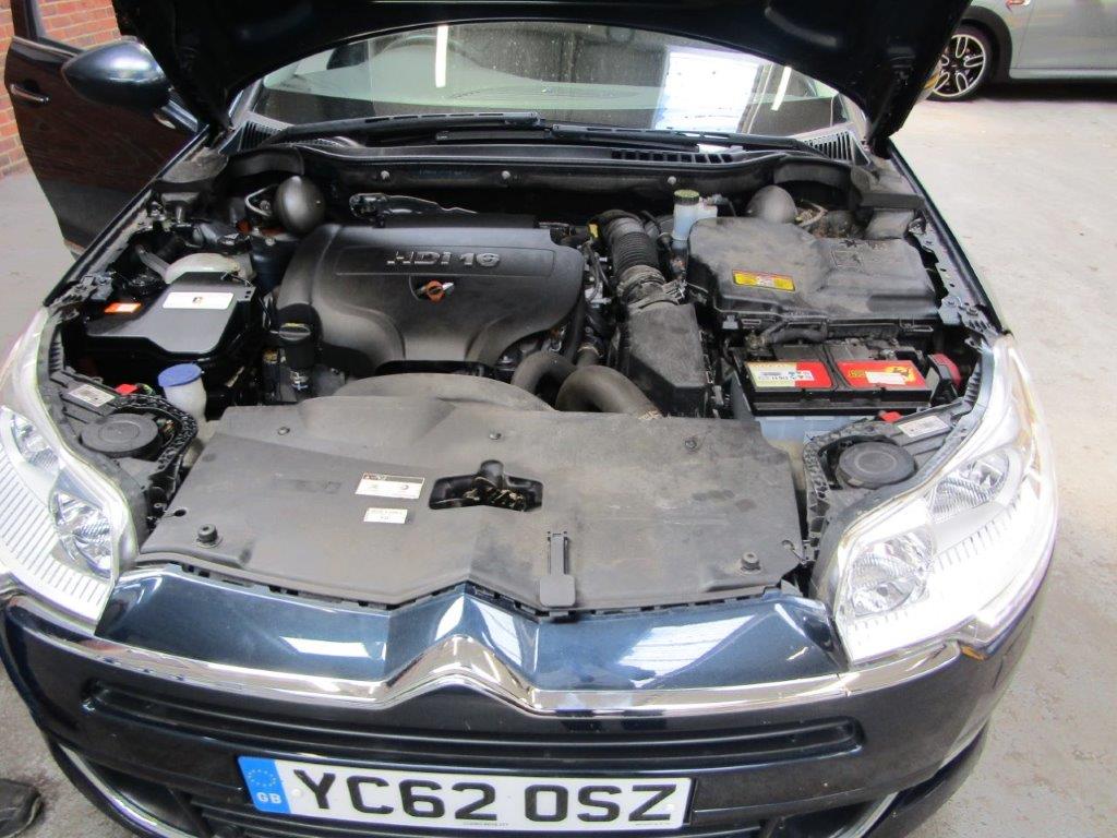 62 12 Citroen C5 Exclusive HDi - Image 19 of 20