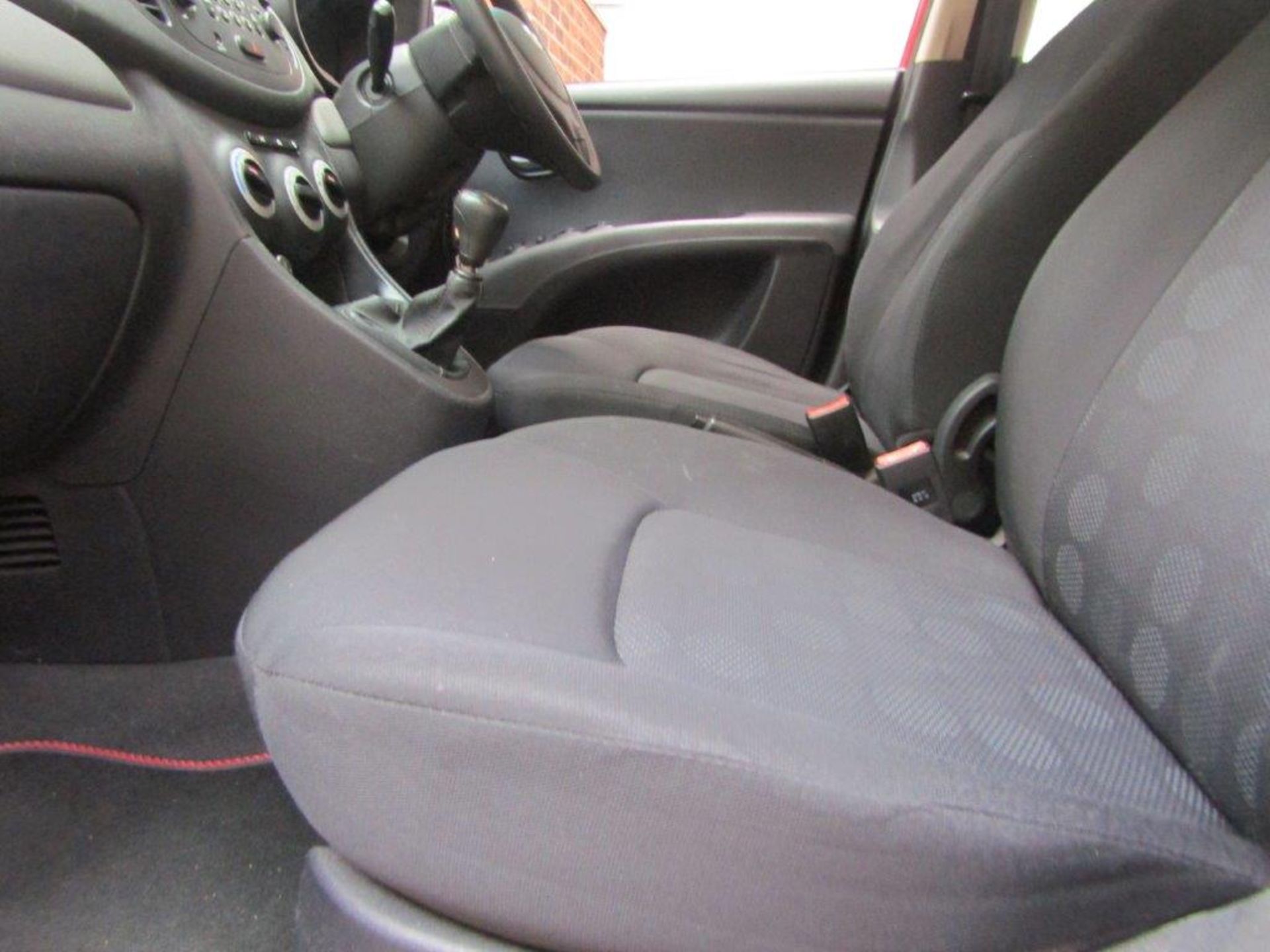 10 10 Hyundai i10 Comfort - Image 17 of 18