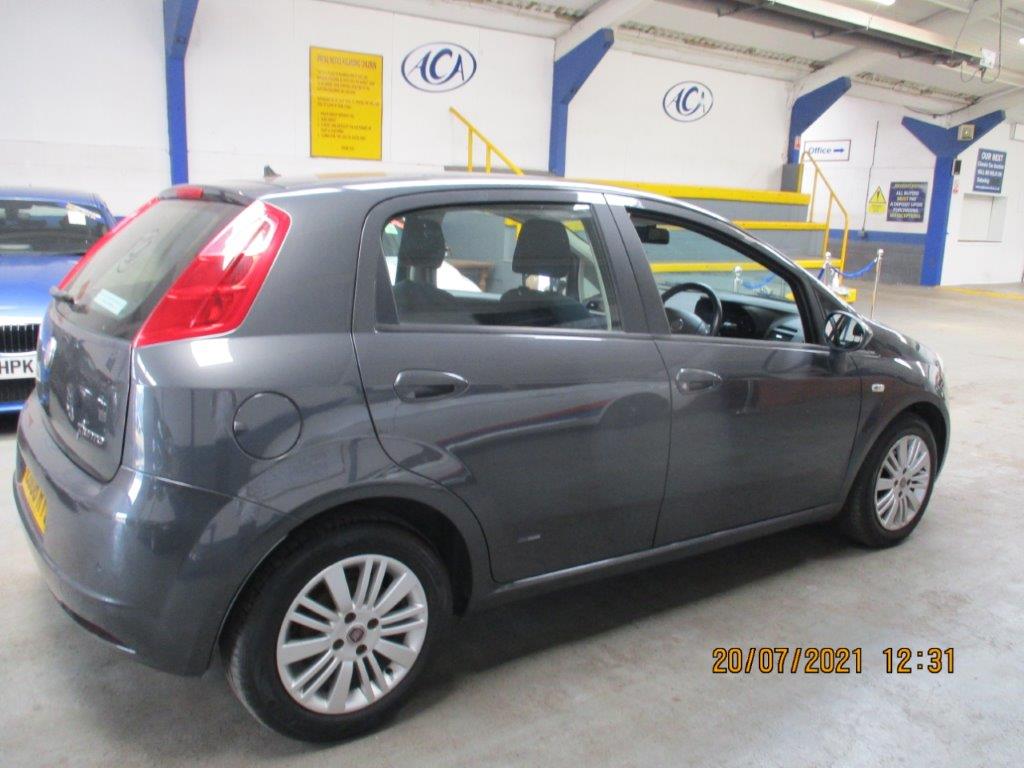 08 0 Fiat Punto Dyn M-Jet 16V - Image 10 of 18