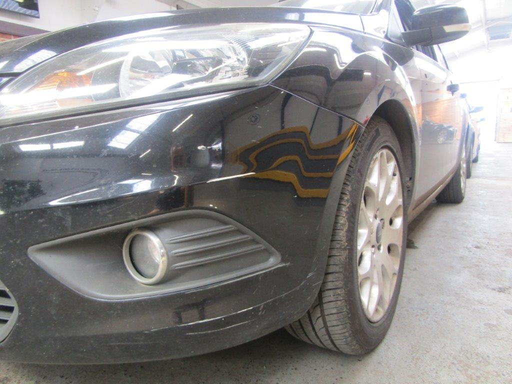 10 10 Ford Focus Zetec 125 - Image 6 of 23