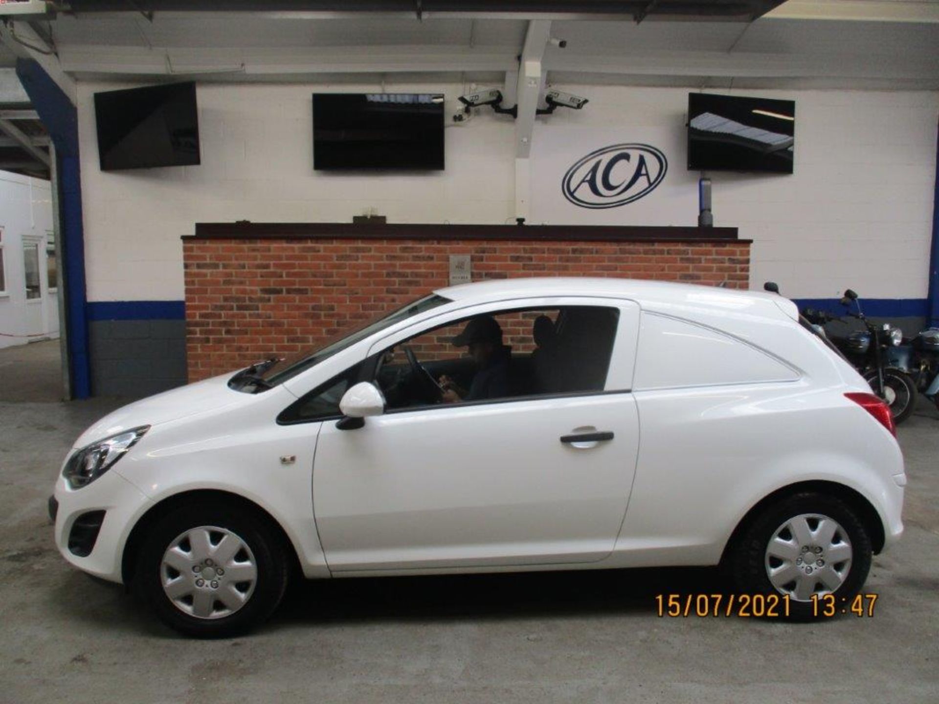 63 13 Vauxhall Corsa CDTi Ecoflex - Image 3 of 16