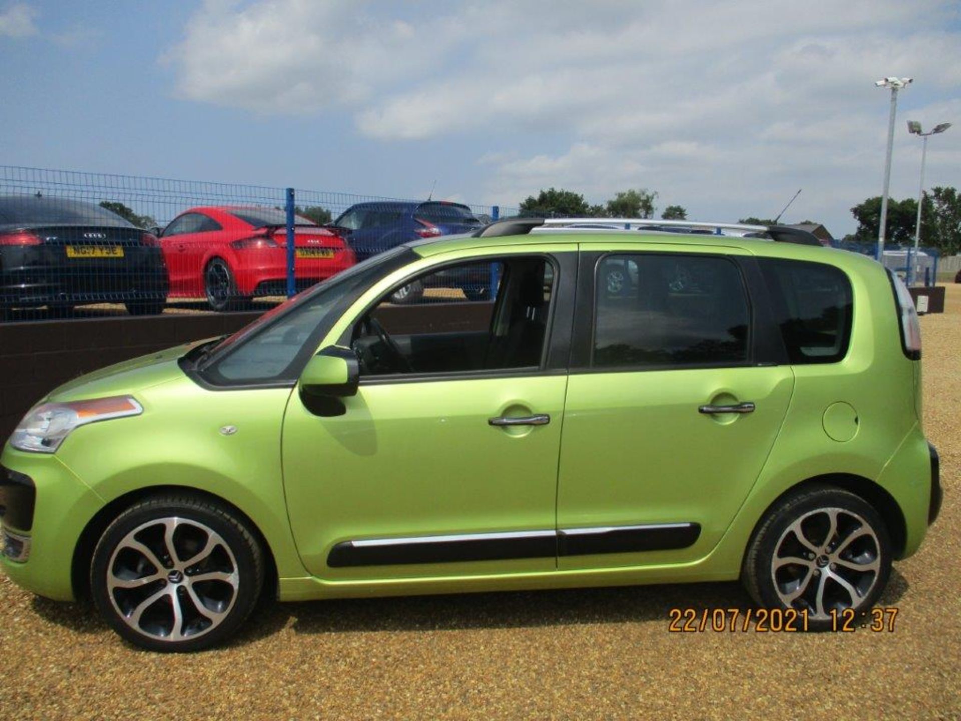 10 10 Citroen C3 Picasso Exclusive - Image 2 of 18