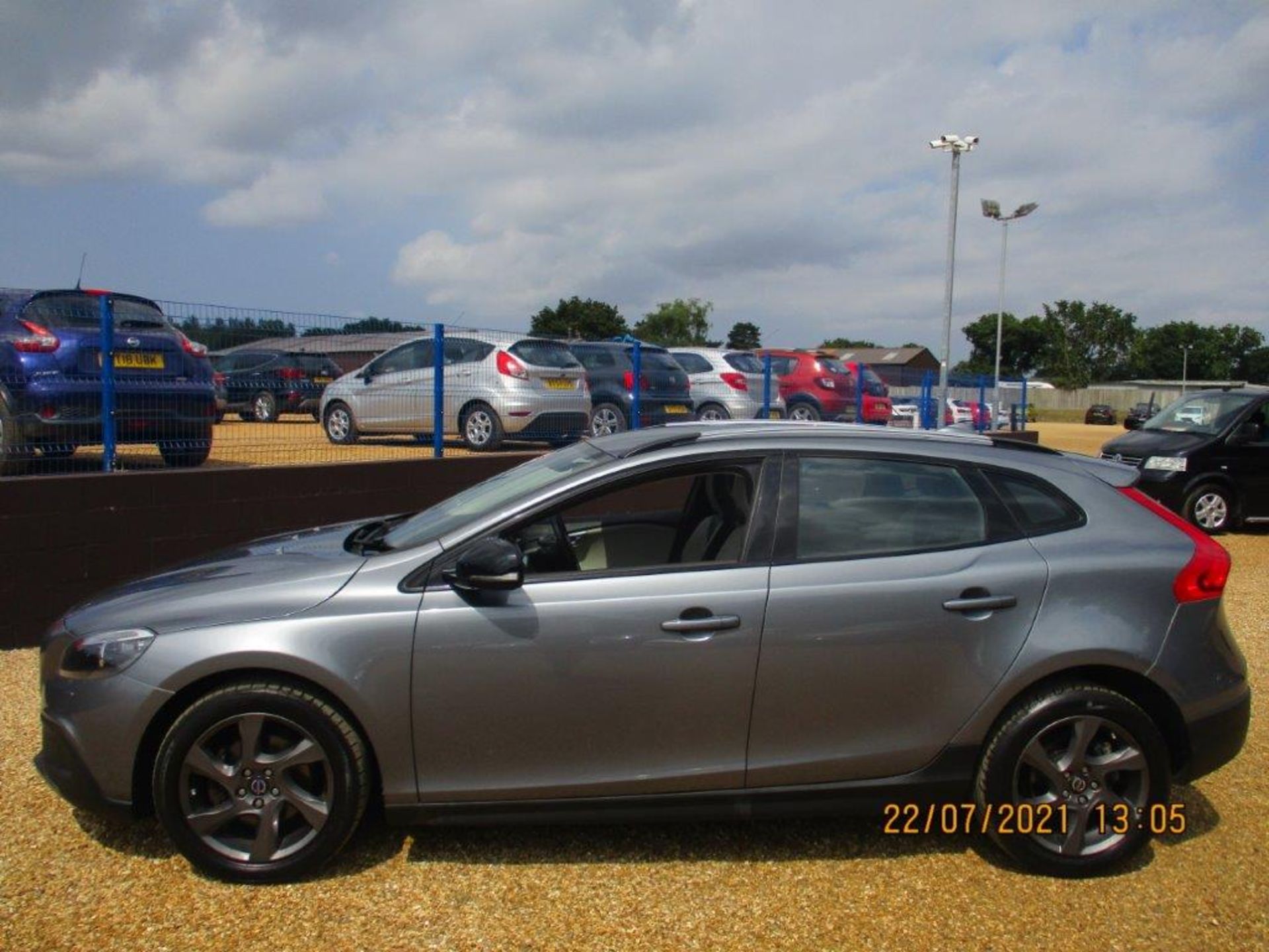 64 14 Volvo V40 Cross Country LUX - Image 2 of 26