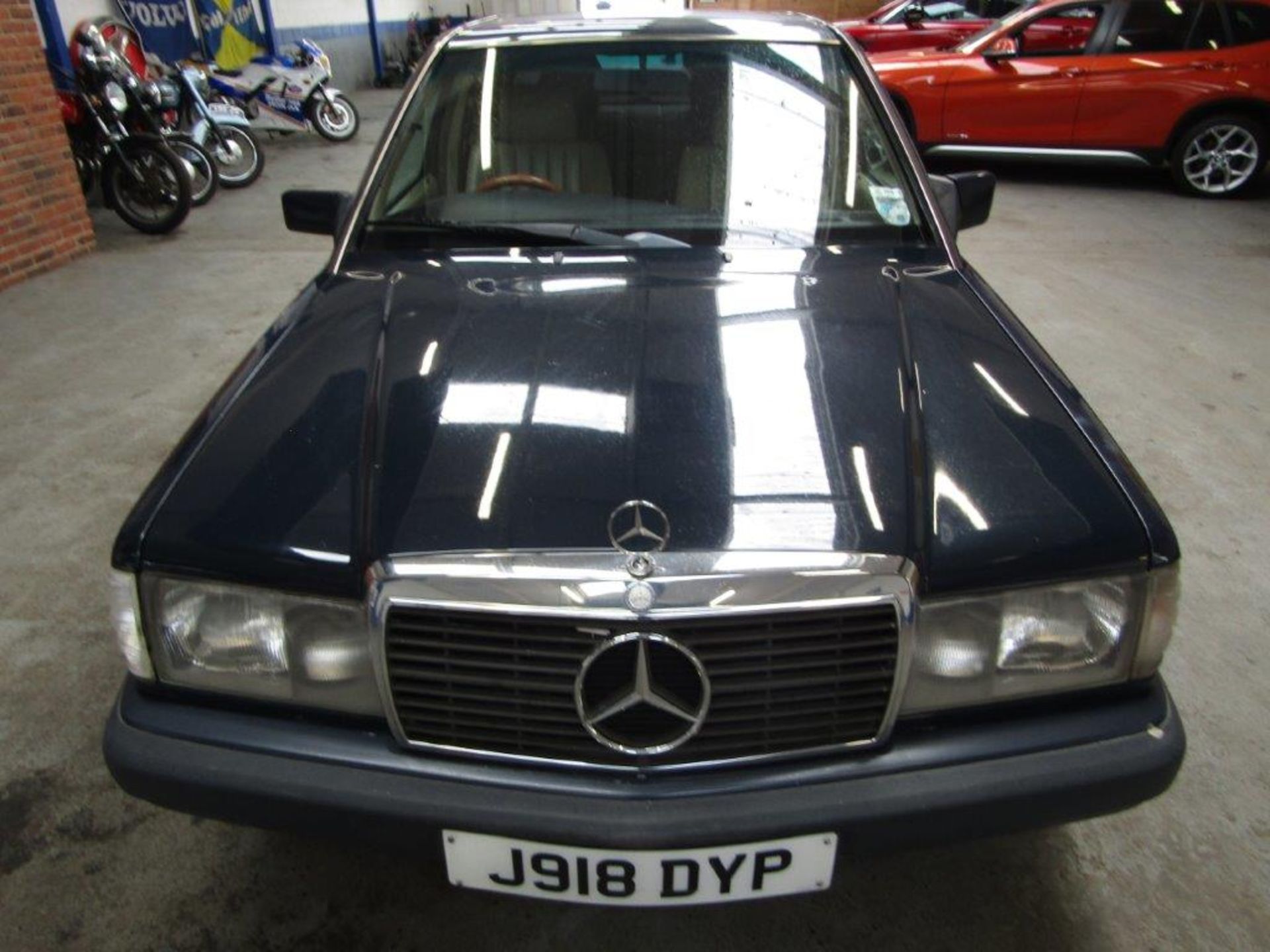 J 91 Mercedes 190E - Image 6 of 26