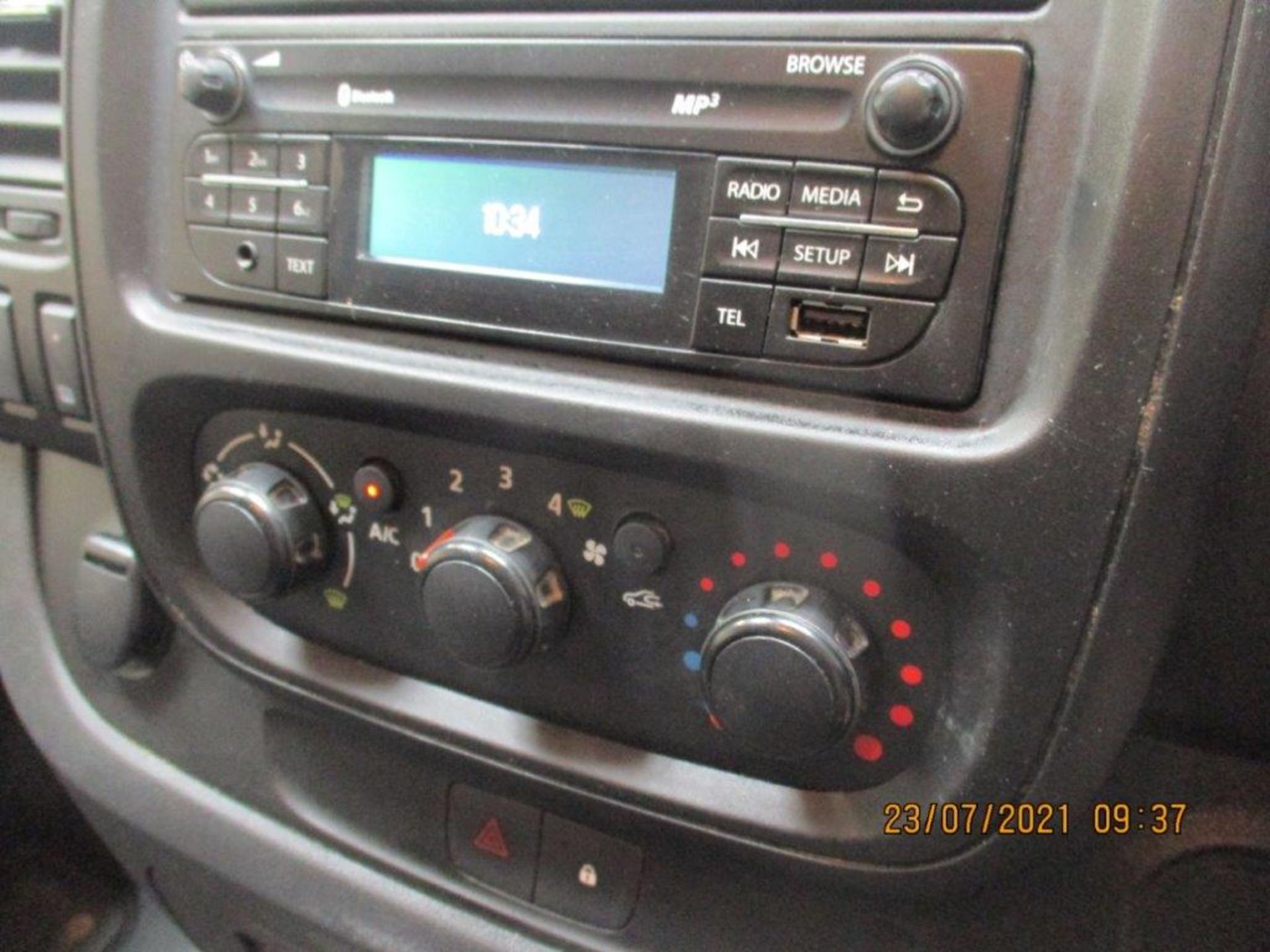 66 16 Vauxhall Vivaro 2900 Bi Turbo - Image 9 of 23