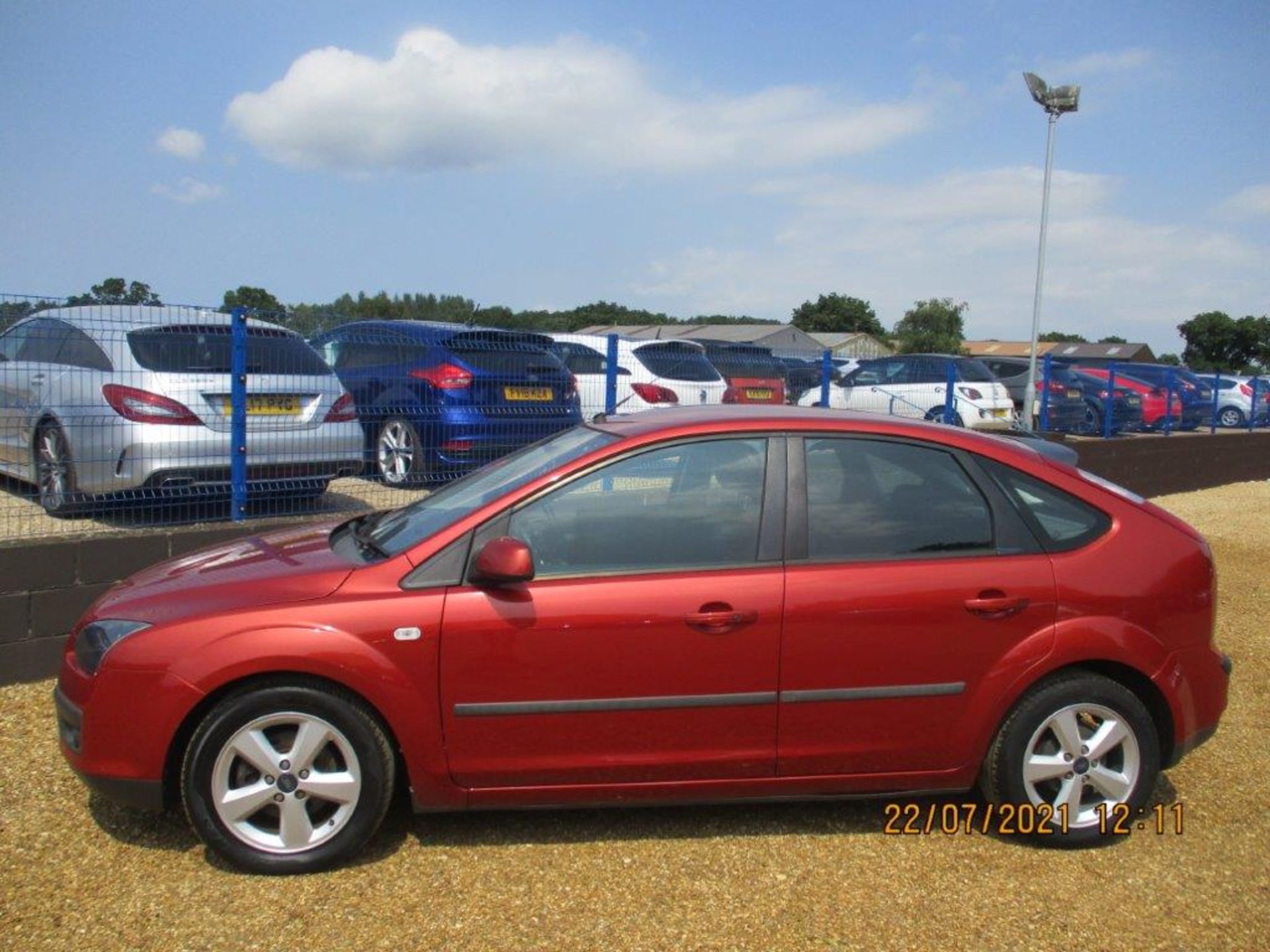 07 07 Ford Focus Zetec Climate - Image 11 of 18
