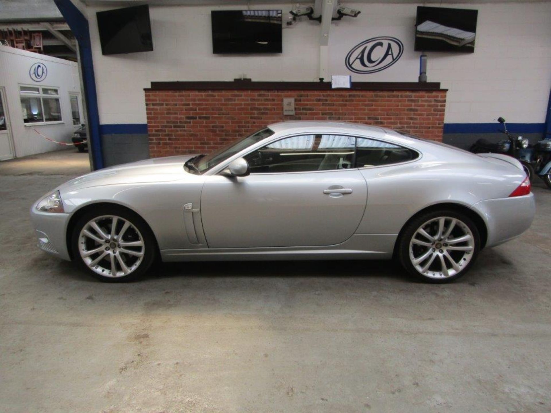 07 07 Jaguar XKR 4.2 Supercharged - Image 3 of 22