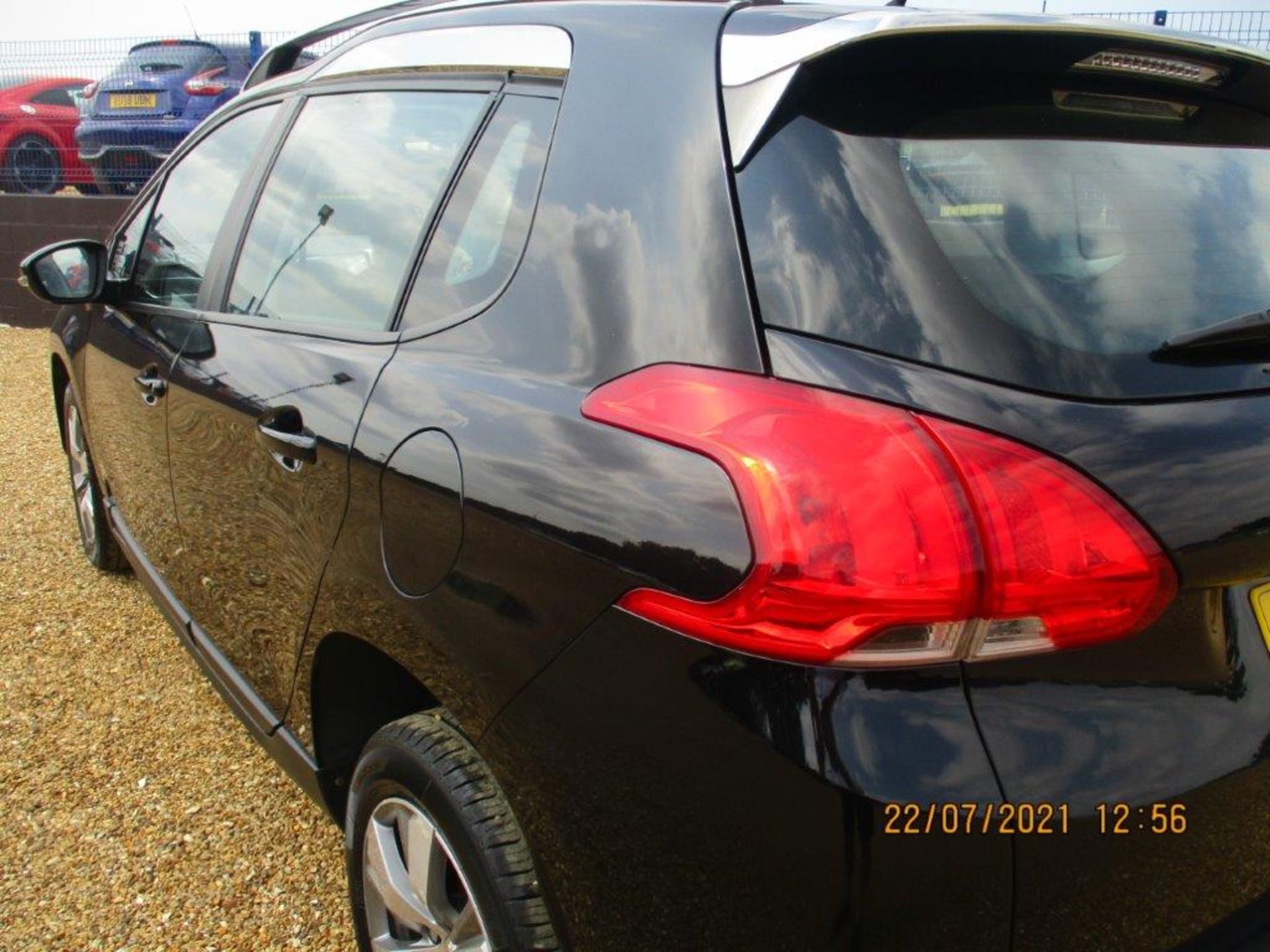 14 14 Peugeot 2008 Active E-HDi - Image 9 of 16