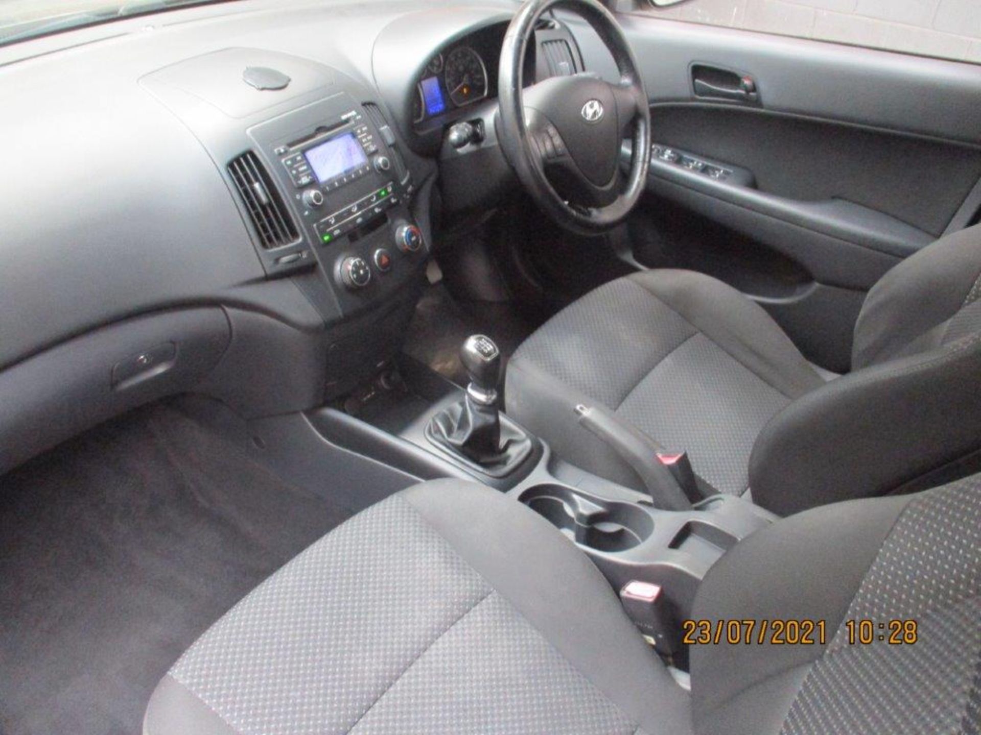 10 10 Hyundai i30 Comfort CRDi - Image 13 of 18