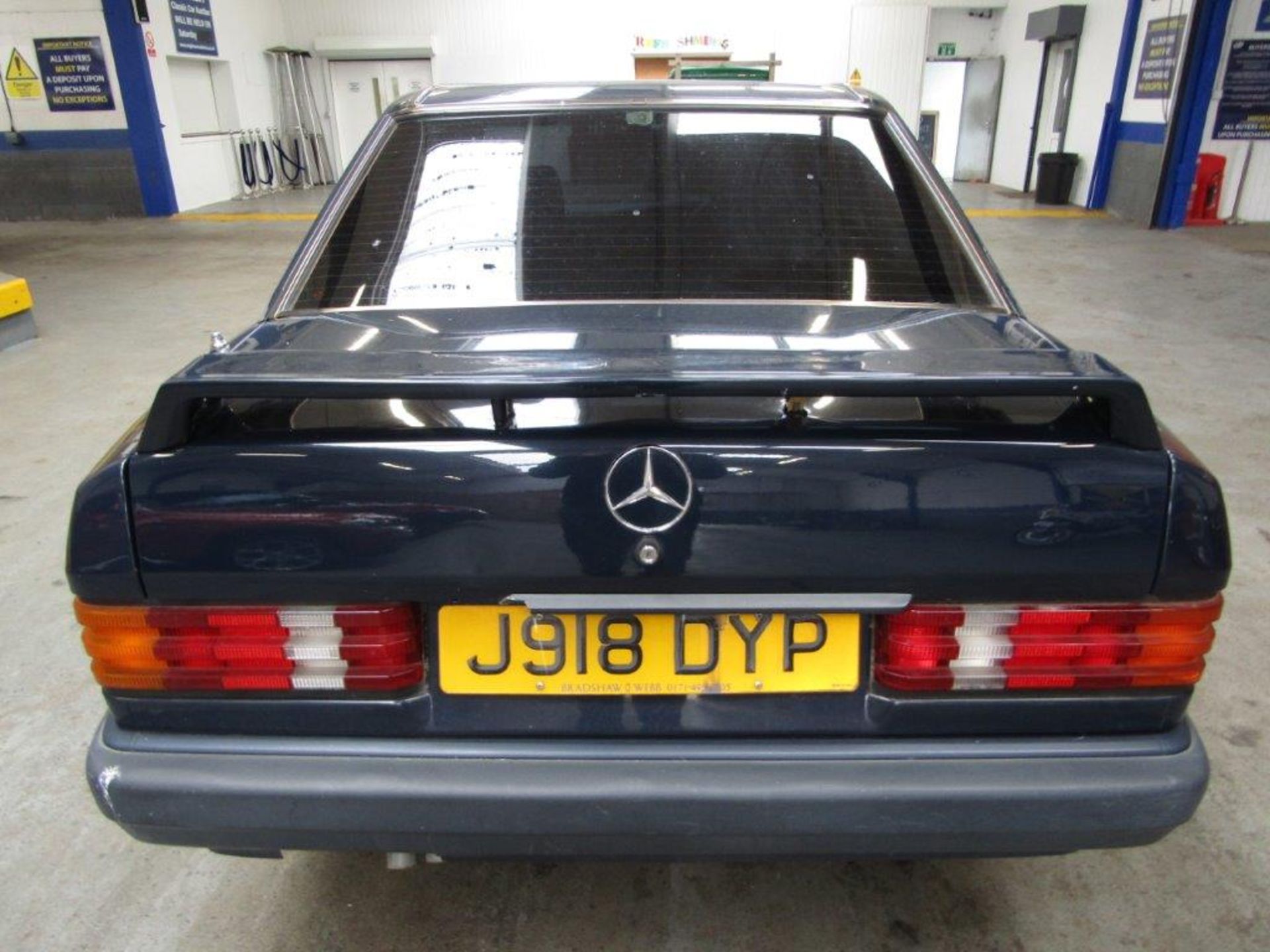 J 91 Mercedes 190E - Image 4 of 26