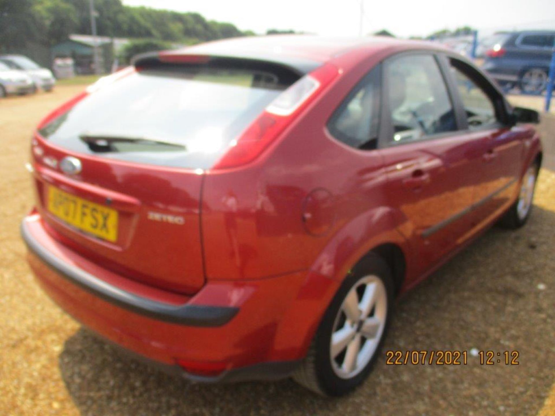 07 07 Ford Focus Zetec Climate - Image 13 of 18