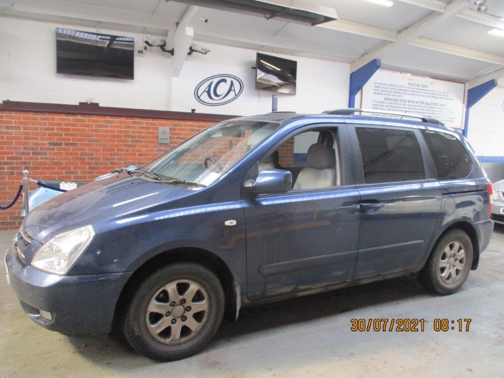 09 58 Kia Sedona LS MPV