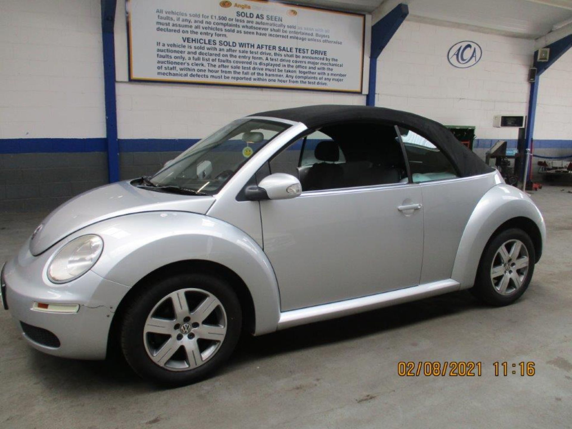 57 08 VW Beetle Luna 102PS