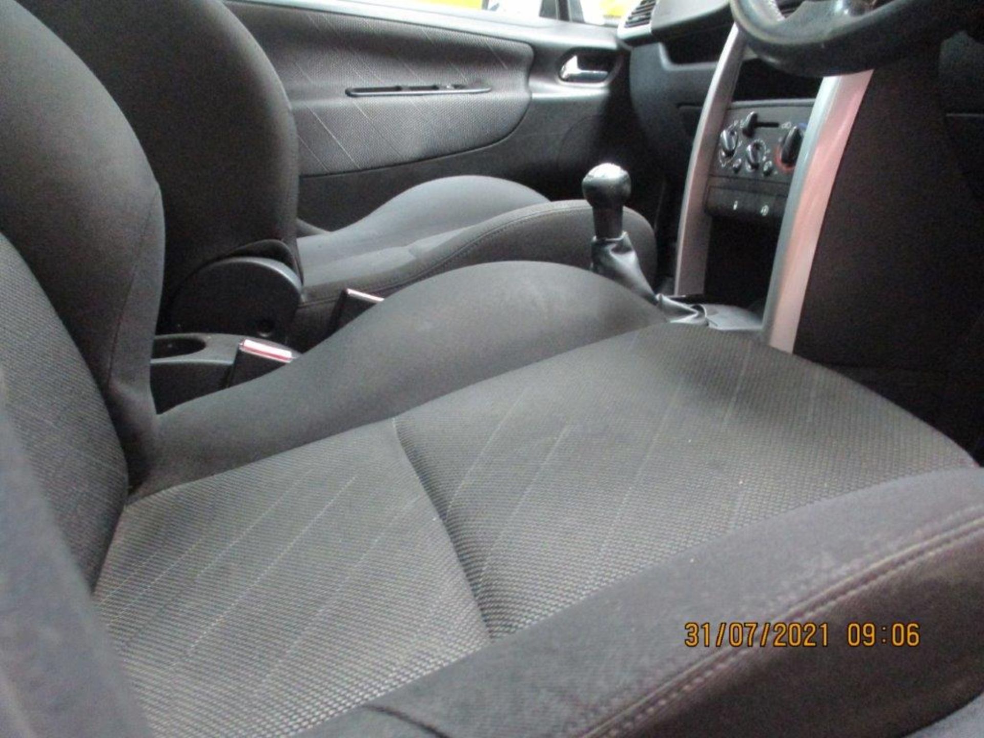 09 09 Peugeot 207 Sport SW - Image 15 of 18