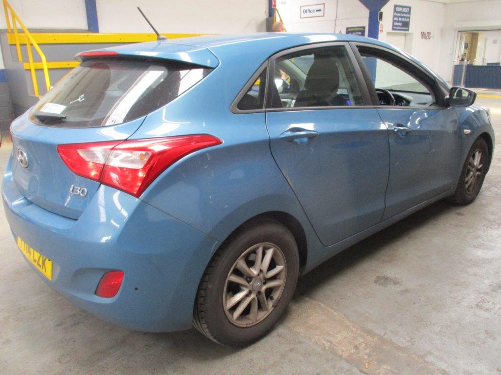 14 14 Hyundai i30 Active Blue Drive - Image 3 of 21