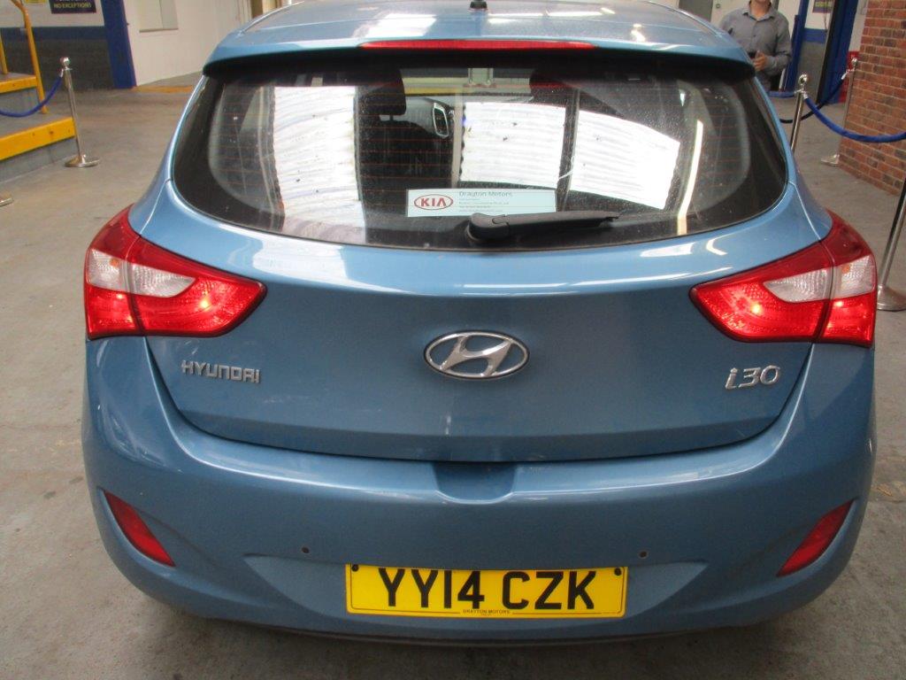 14 14 Hyundai i30 Active Blue Drive - Image 4 of 21
