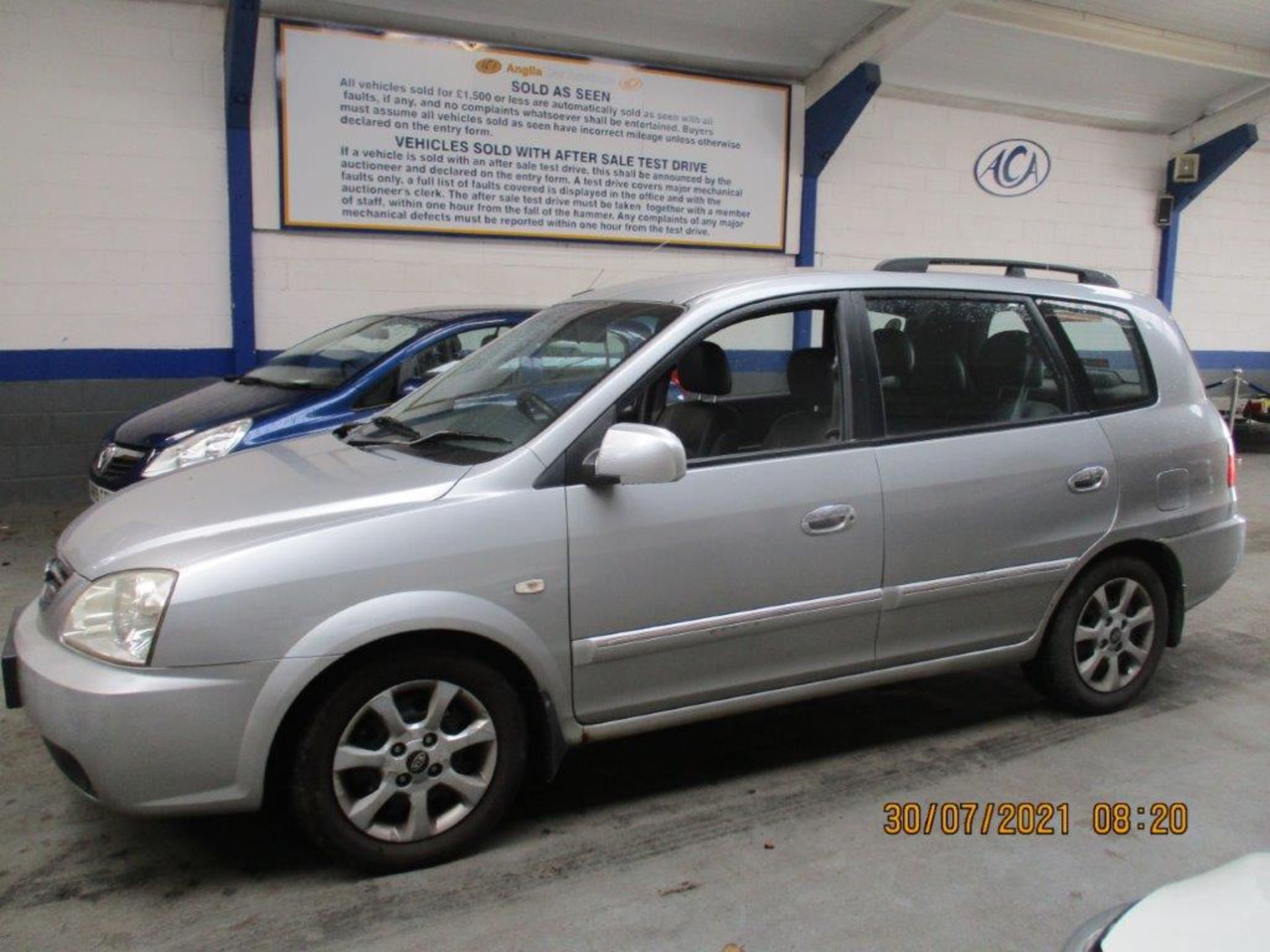 05 05 Kia Carens LE CRDi