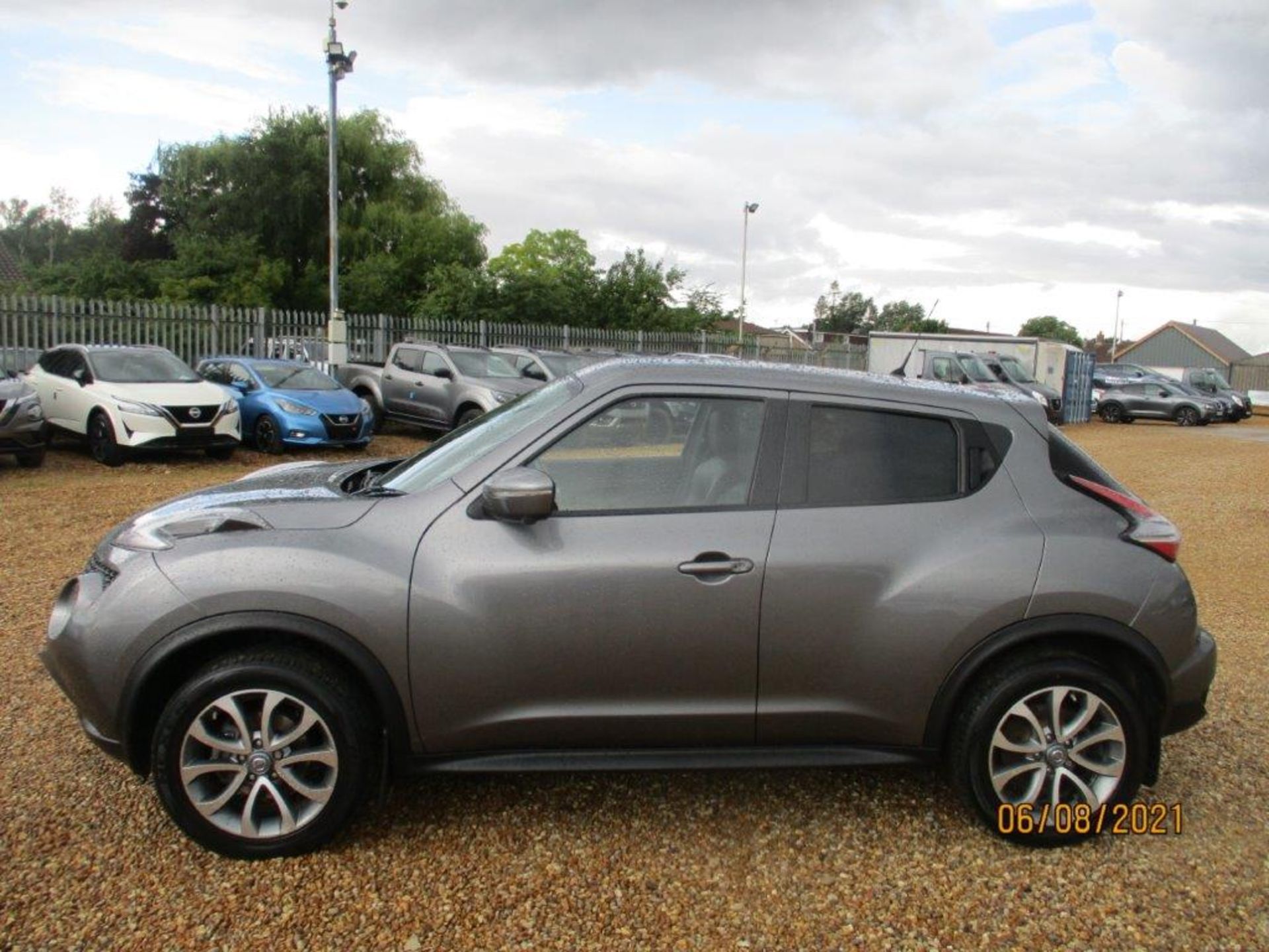 15 15 Nissan Juke Tekna CVT - Image 2 of 29