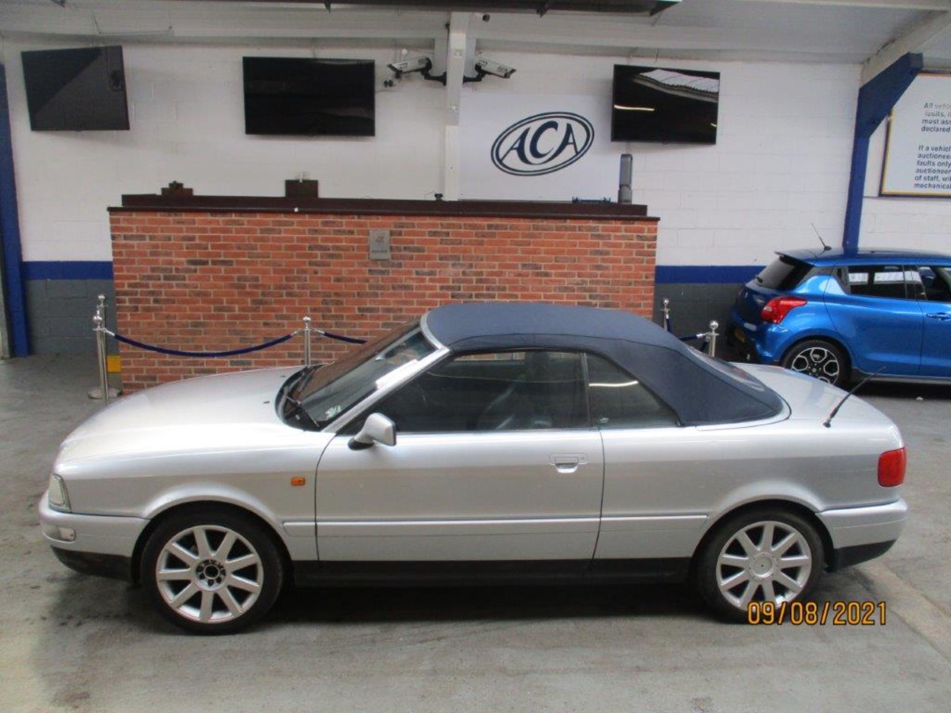 R 98 Audi 2.8 Cabriolet - Image 3 of 26