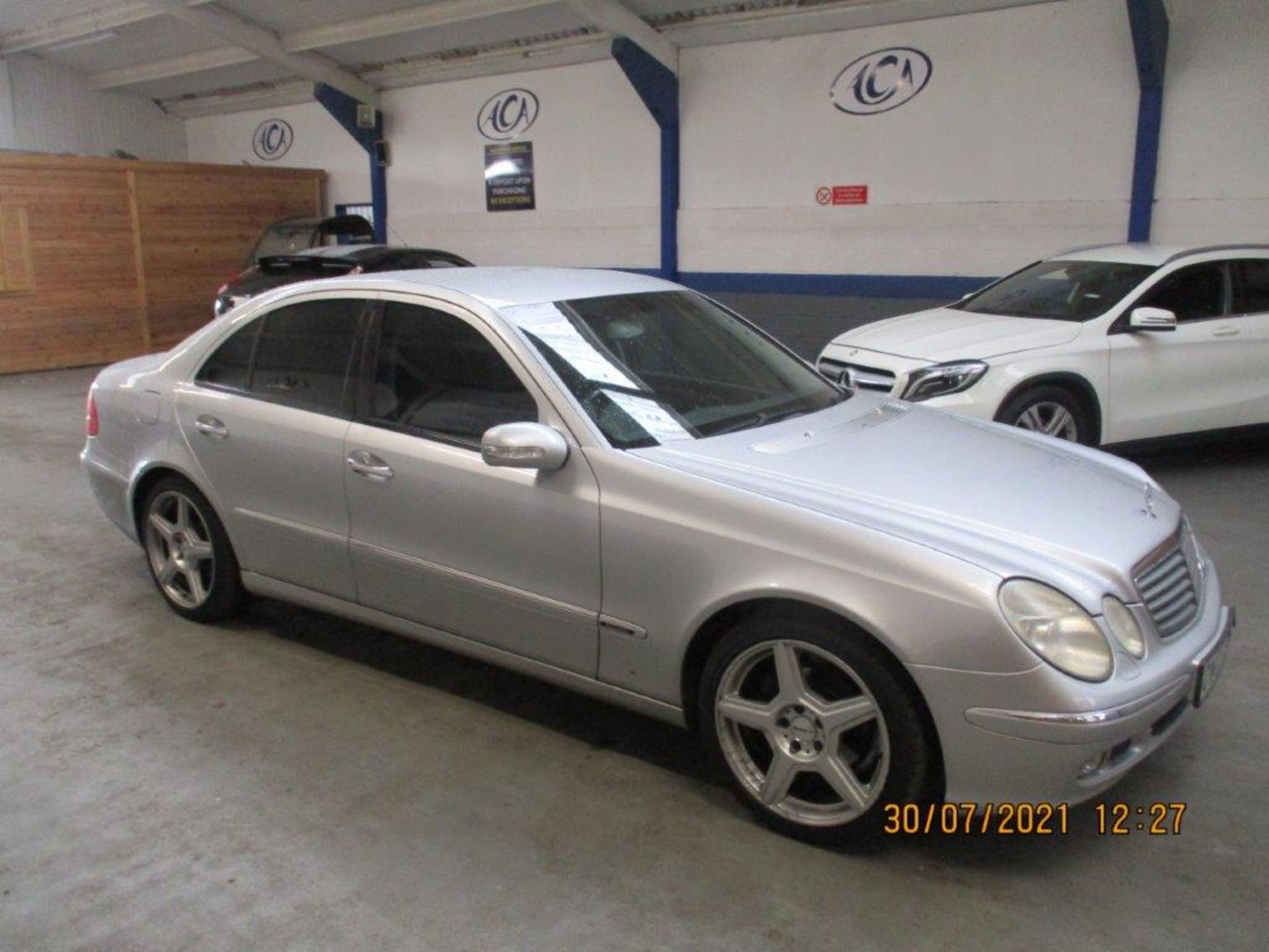 03 03 Mercedes E220 CDI Elegance - Image 3 of 11