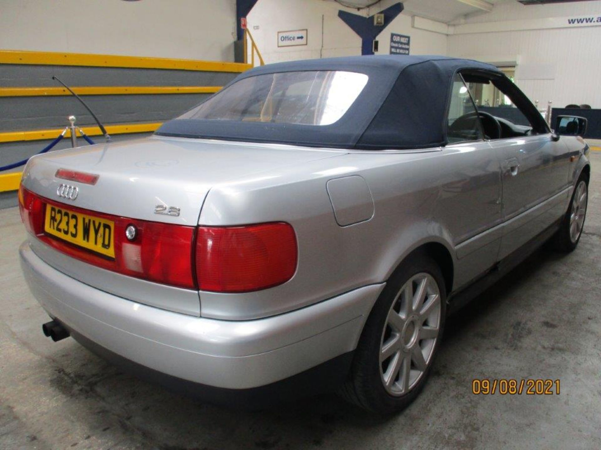 R 98 Audi 2.8 Cabriolet - Image 9 of 26