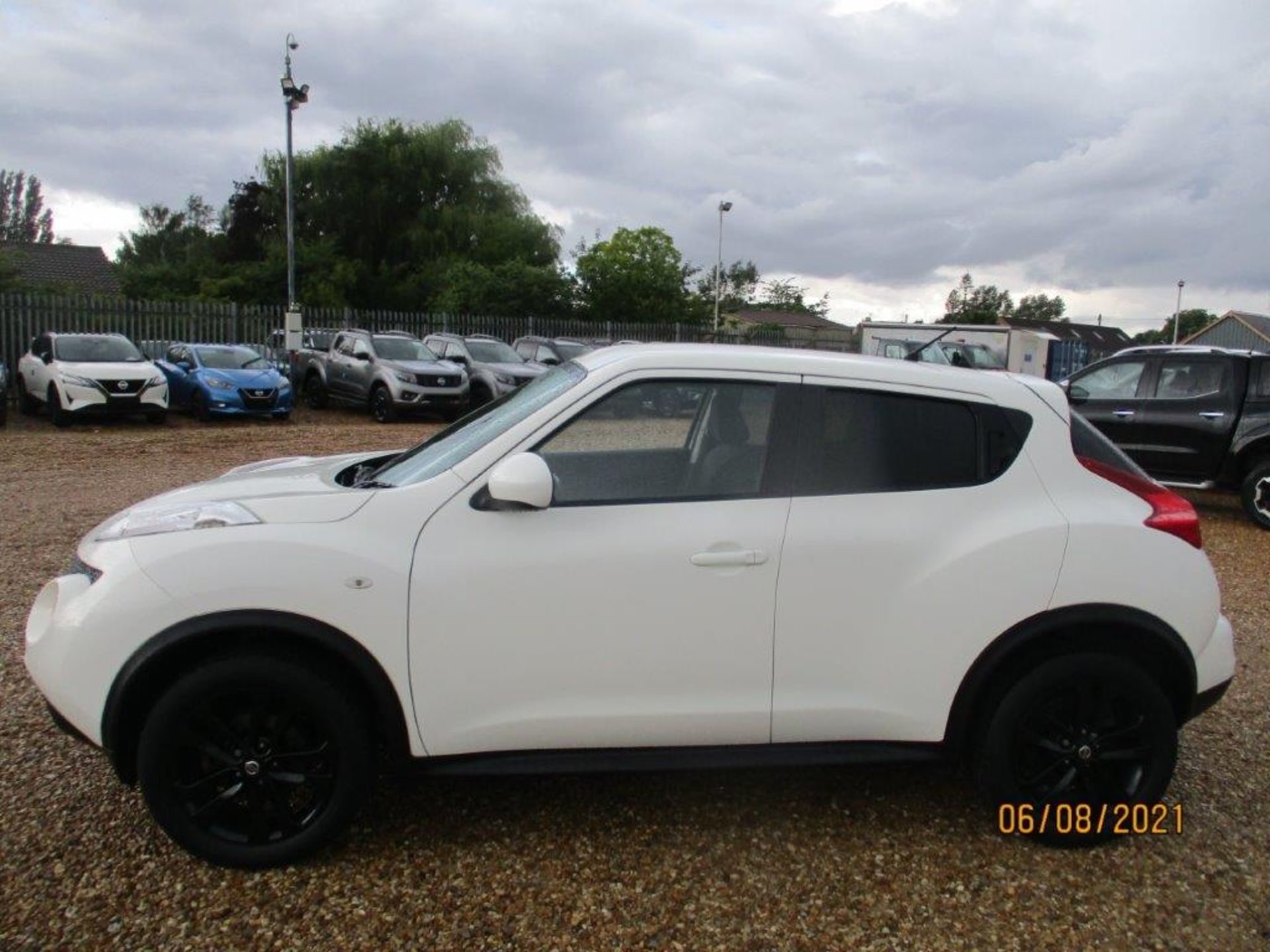 13 13 Nissan Juke Acenta Sport - Image 2 of 21