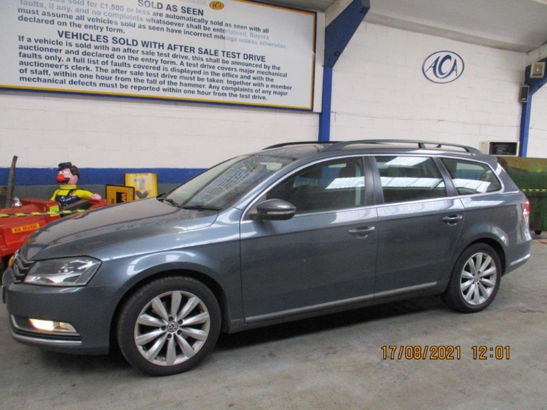 13 13 VW Passat Highline TDI Blue