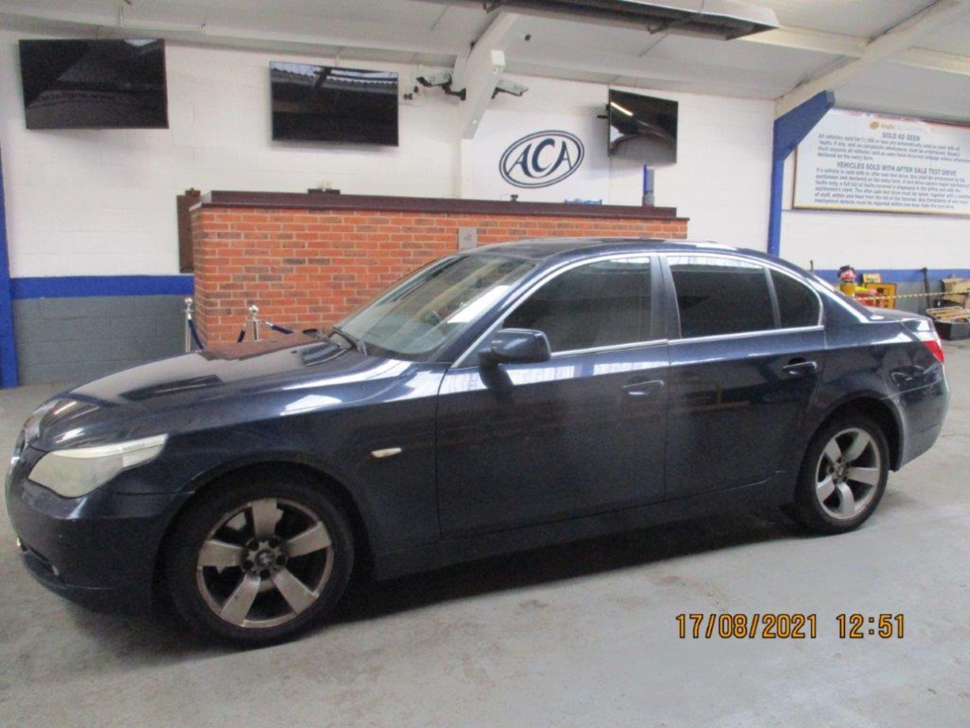 54 04 BMW 520I SE Auto