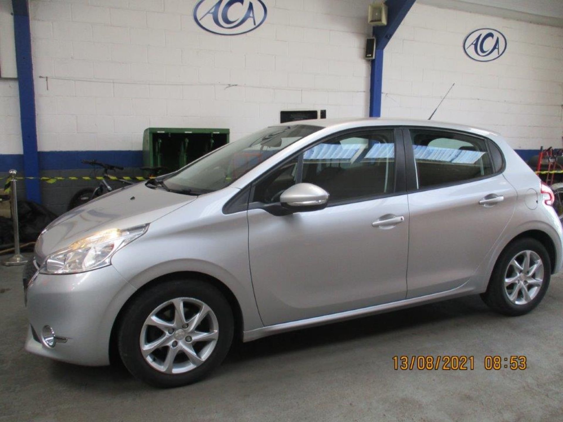 63 13 Peugeot 208 Active