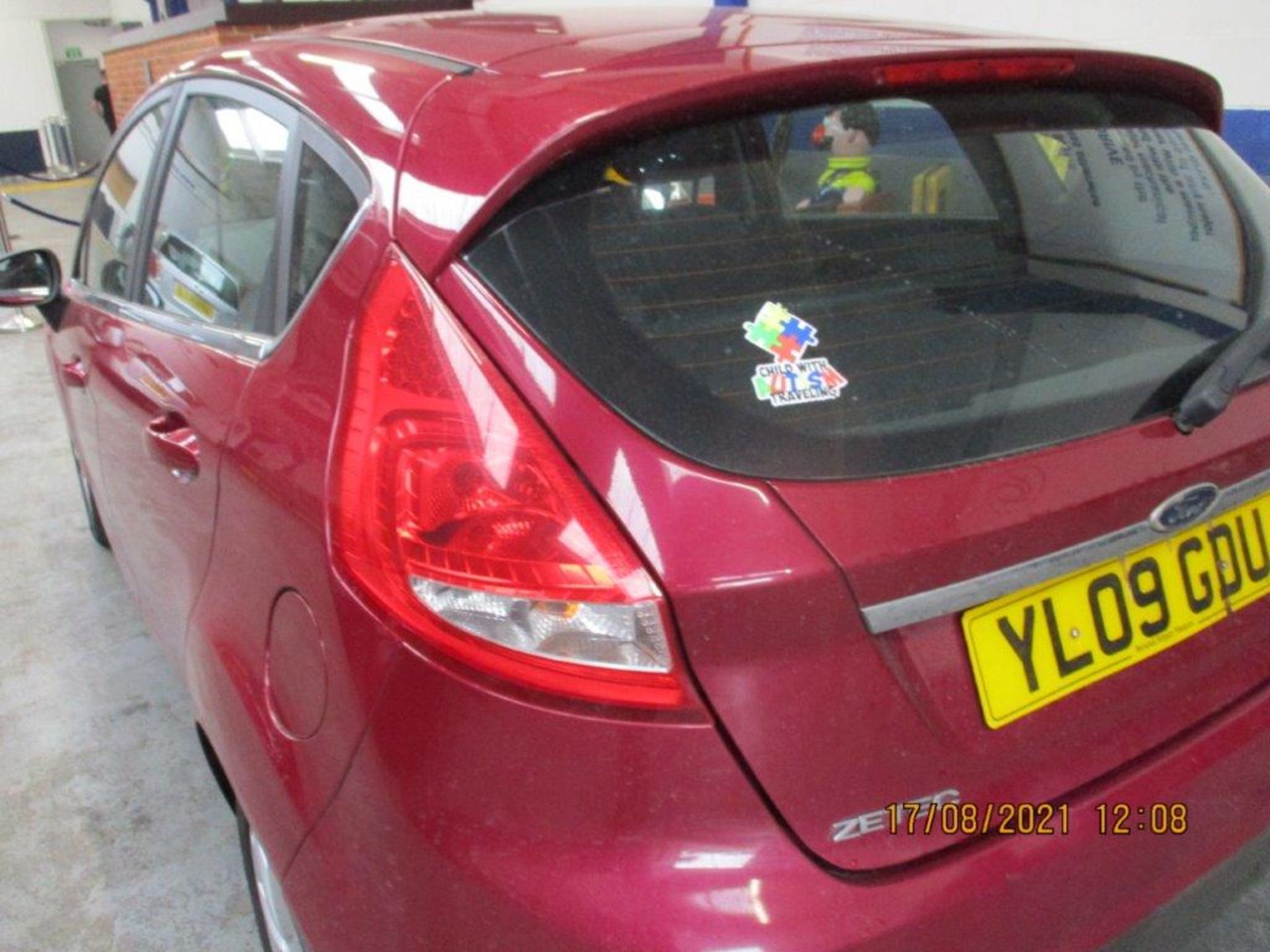 09 09 Ford Fiesta Zetec - Image 3 of 17