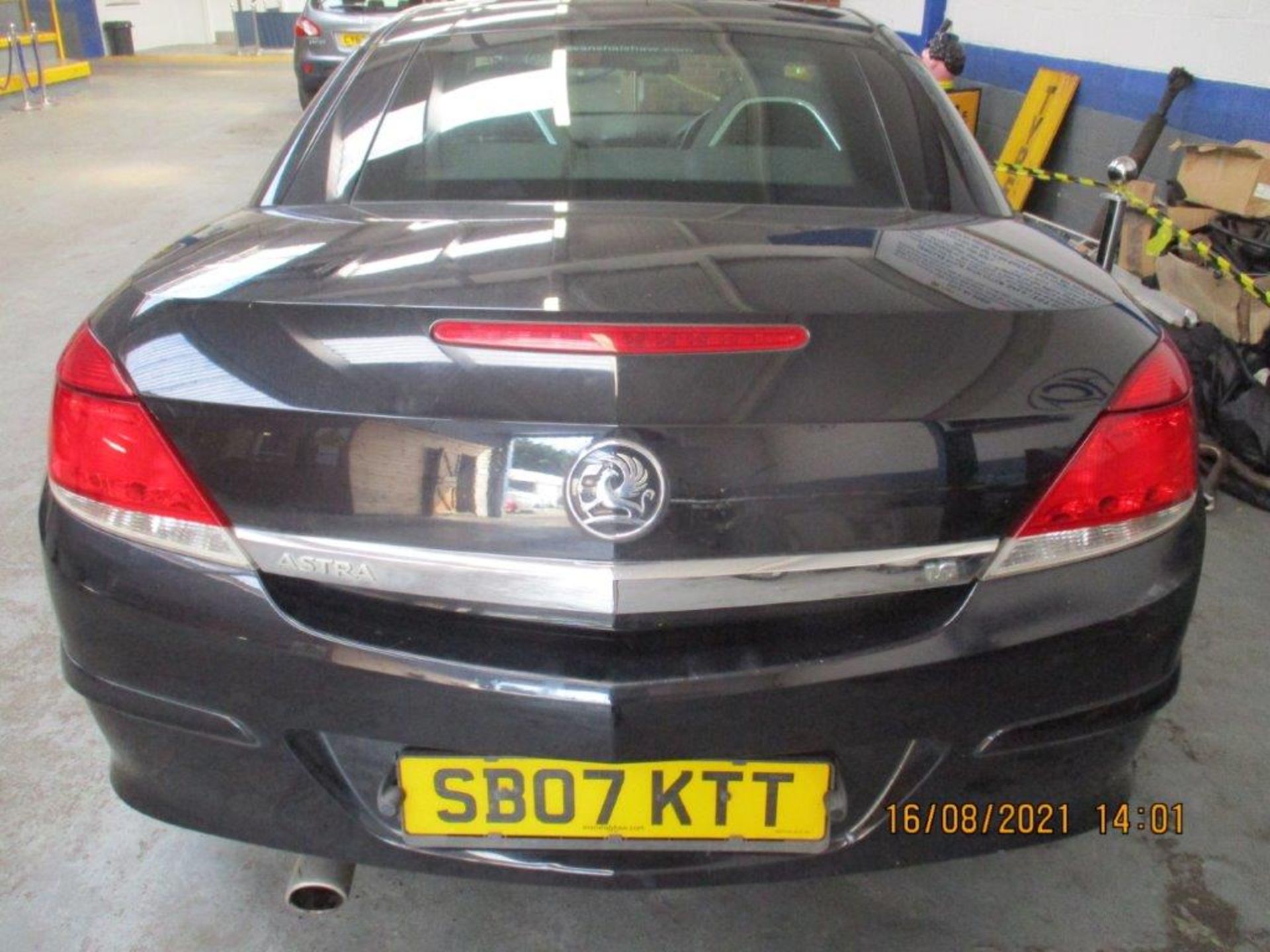 07 07 Vauxhall Astra Twin Top Sport - Image 3 of 15