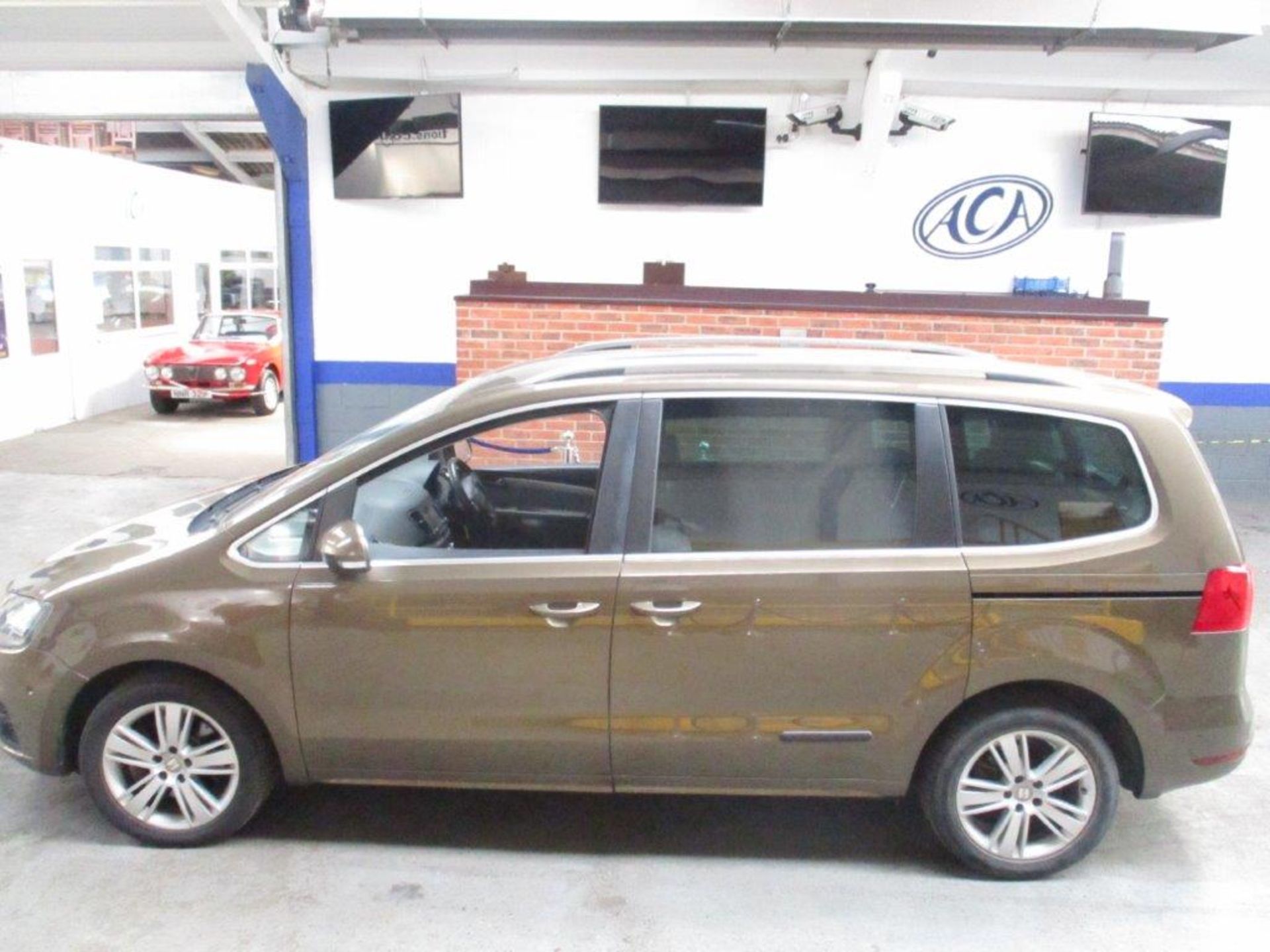 13 13 Seat Alhambra SE Ecomo CR TDI - Image 2 of 22