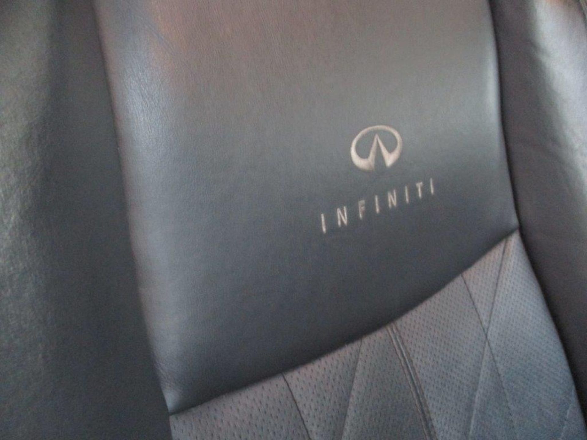 62 12 Infiniti FX30D Auto - Image 17 of 26