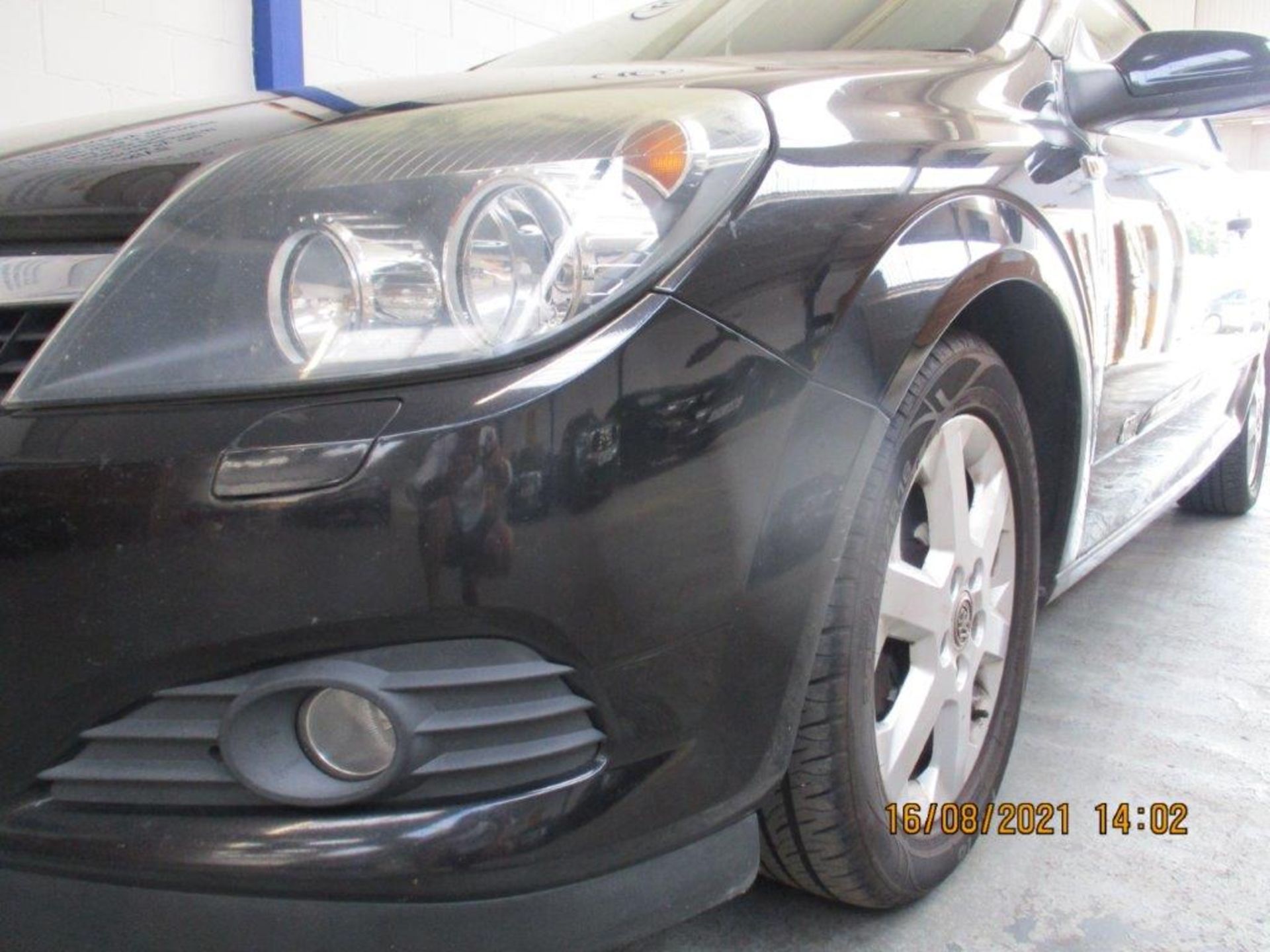 07 07 Vauxhall Astra Twin Top Sport - Image 2 of 15