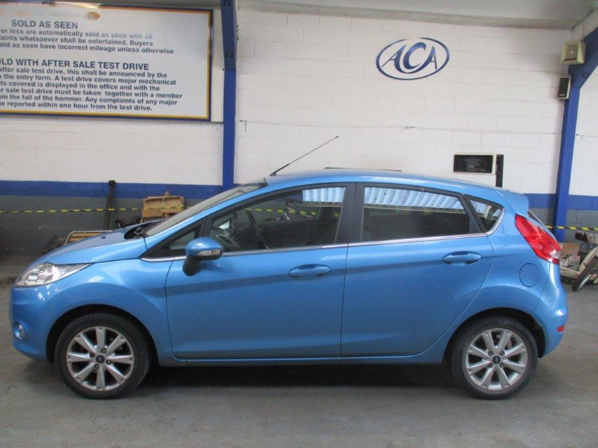 59 10 Ford Fiesta Zetec 68 TDCi - Image 2 of 21