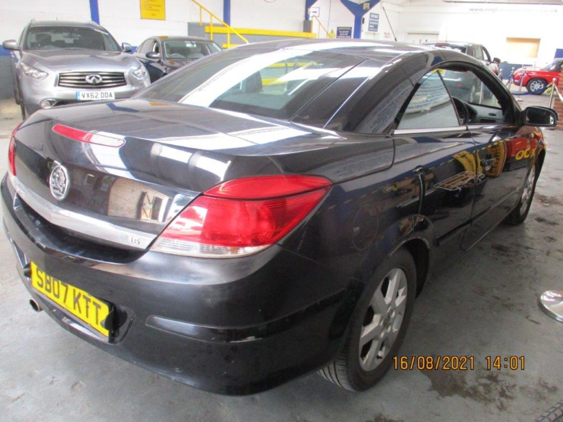 07 07 Vauxhall Astra Twin Top Sport - Image 5 of 15