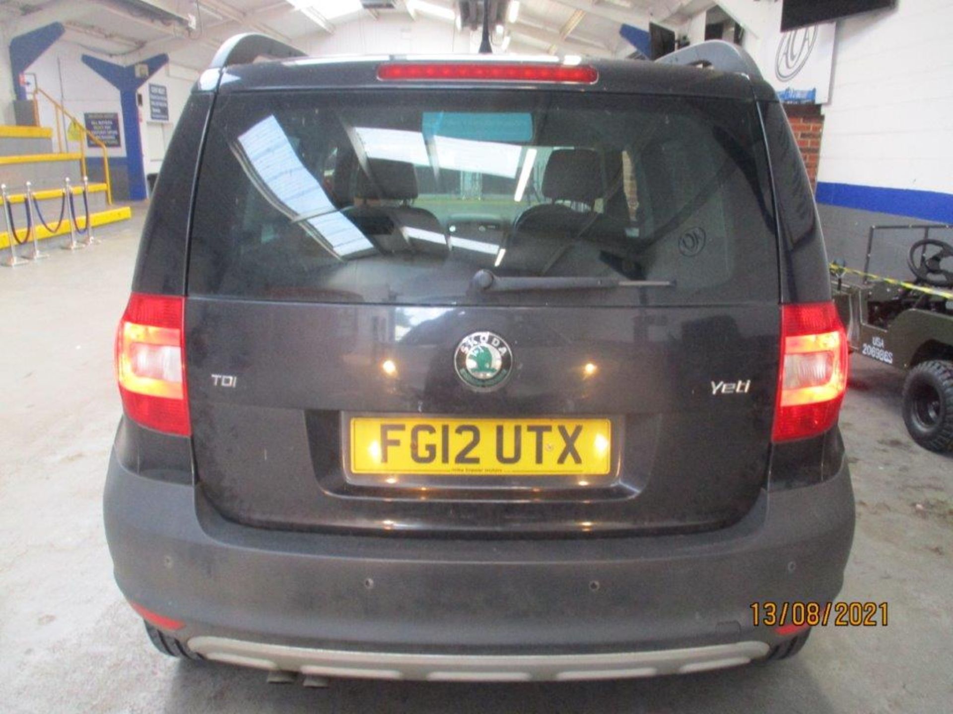 12 12 Skoda Yeti Elegance TDI CR - Image 2 of 21