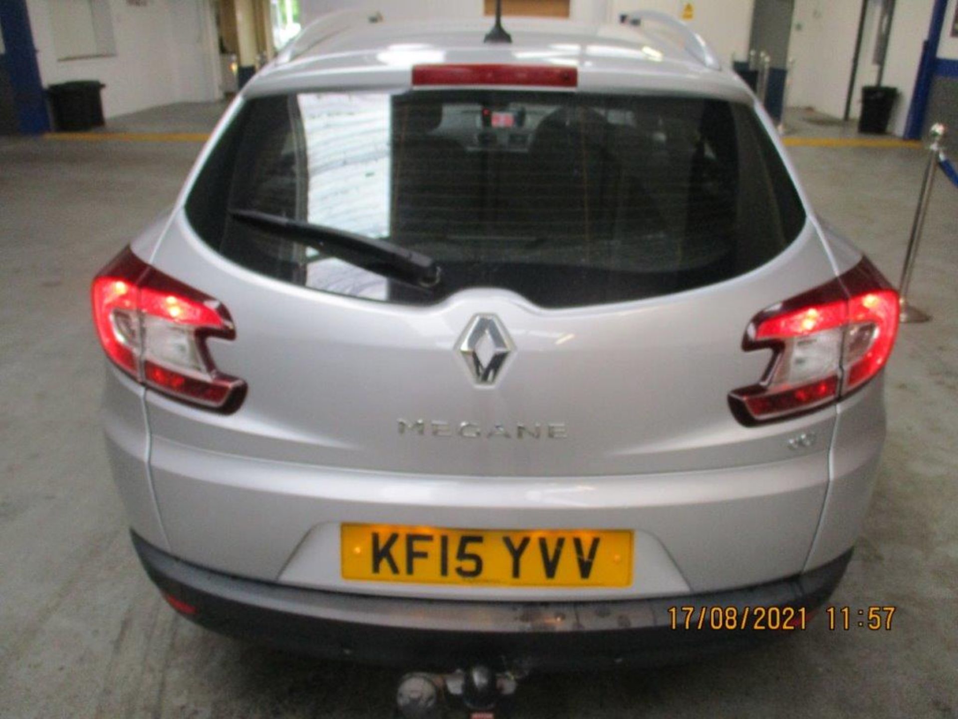 15 15 Renault Megane Dynamique DCi - Image 11 of 25