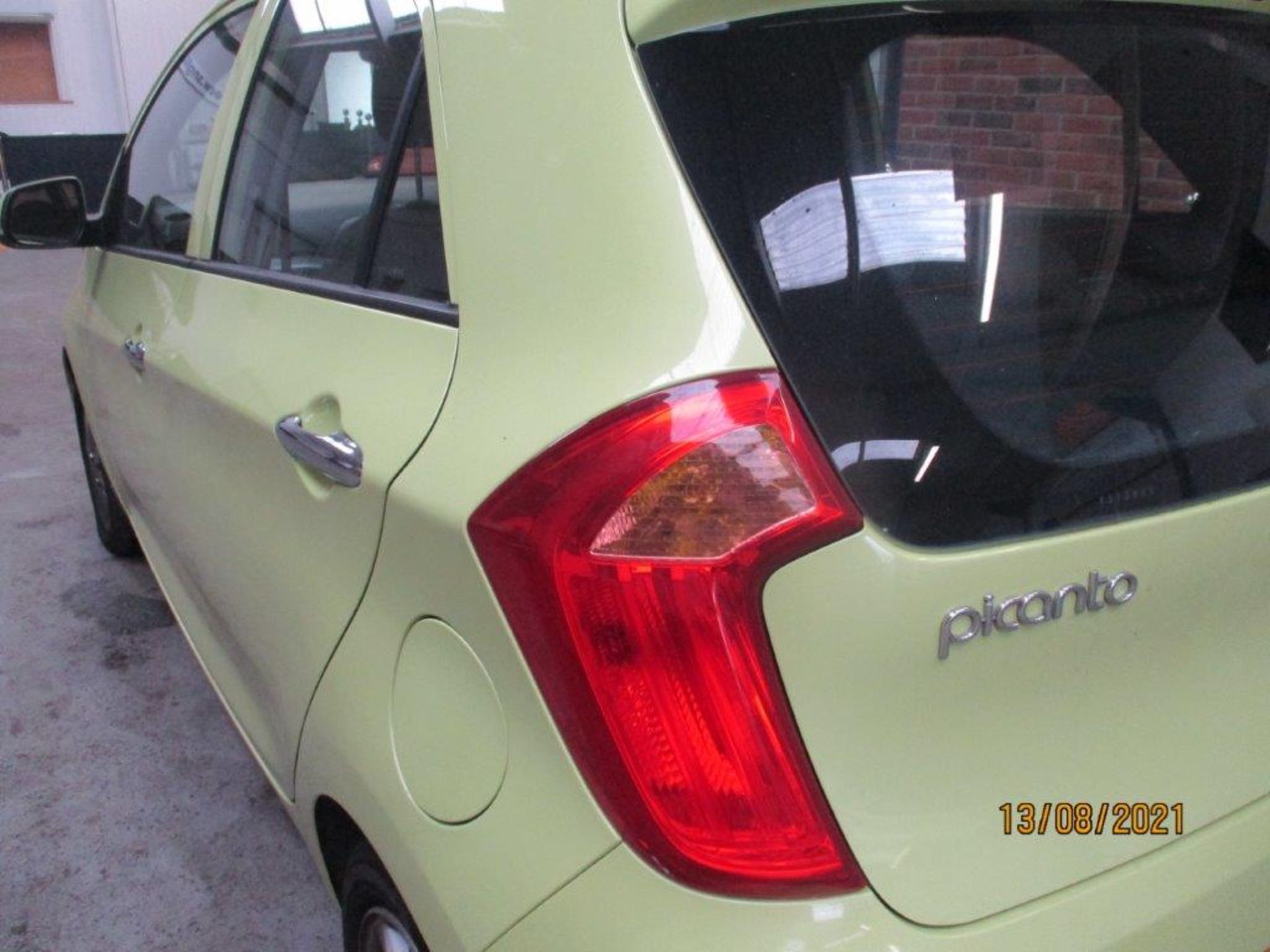 13 13 Kia Picanto 2 - Image 10 of 18