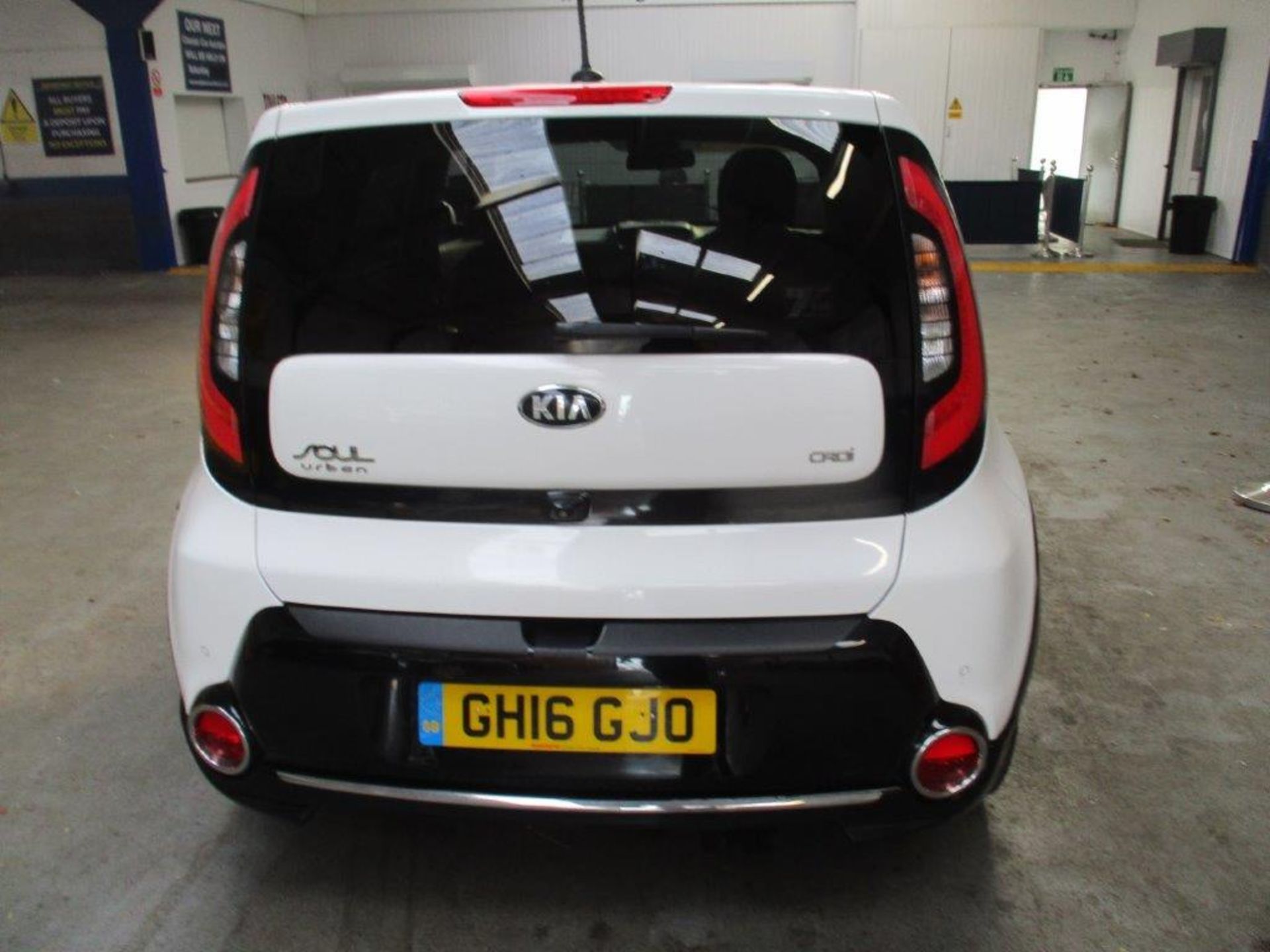 16 16 Kia Soul Urban - Image 2 of 19