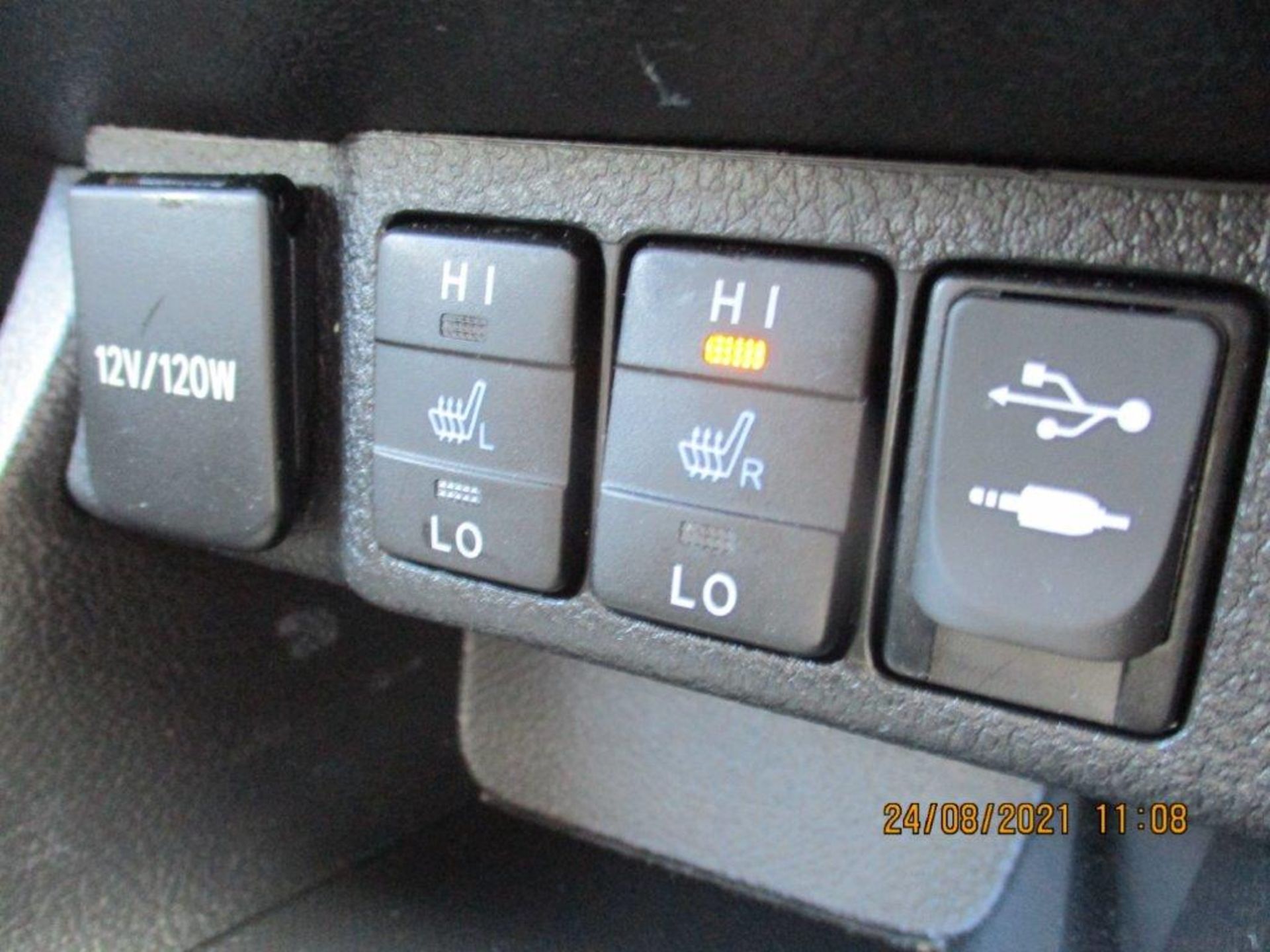 13 13 Toyota Auris Excel D4-D - Image 18 of 24