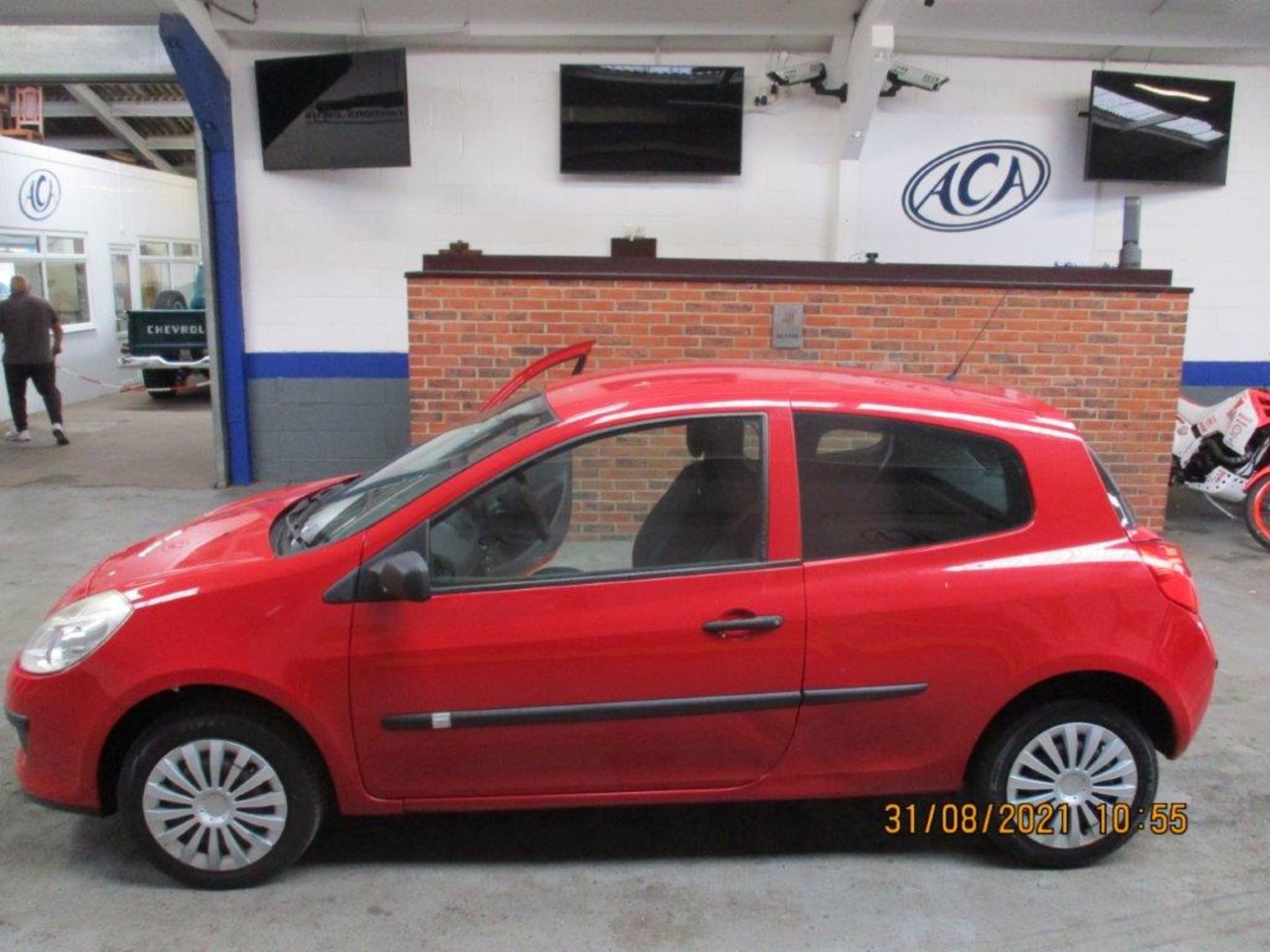 08 08 Renault Clio Freeway 16V - Image 2 of 17