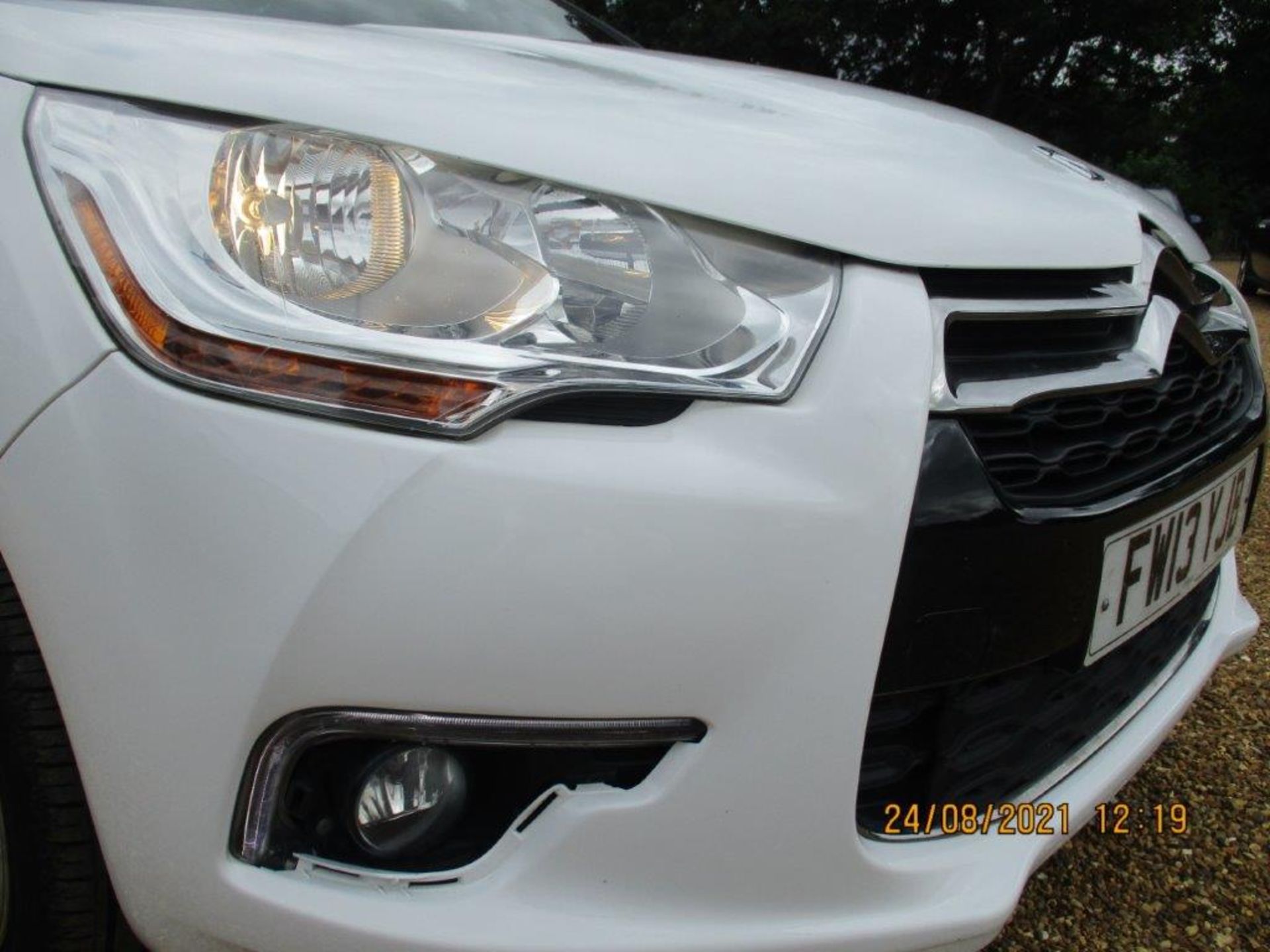 13 13 Citroen DS4 Style HDI 5dr - Image 10 of 21