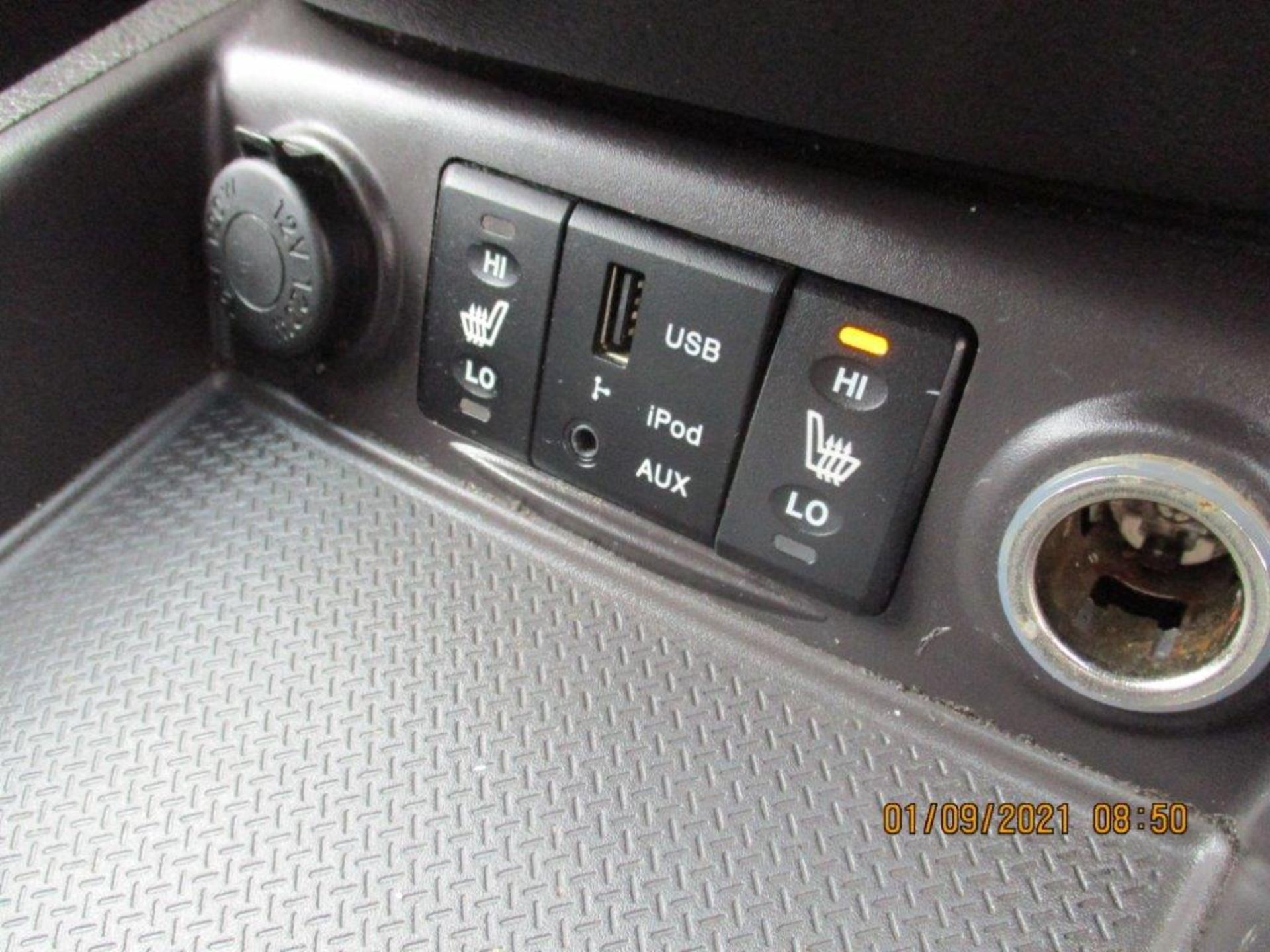 10 10 Hyundai Santa Fe Premium CRDi - Image 26 of 27