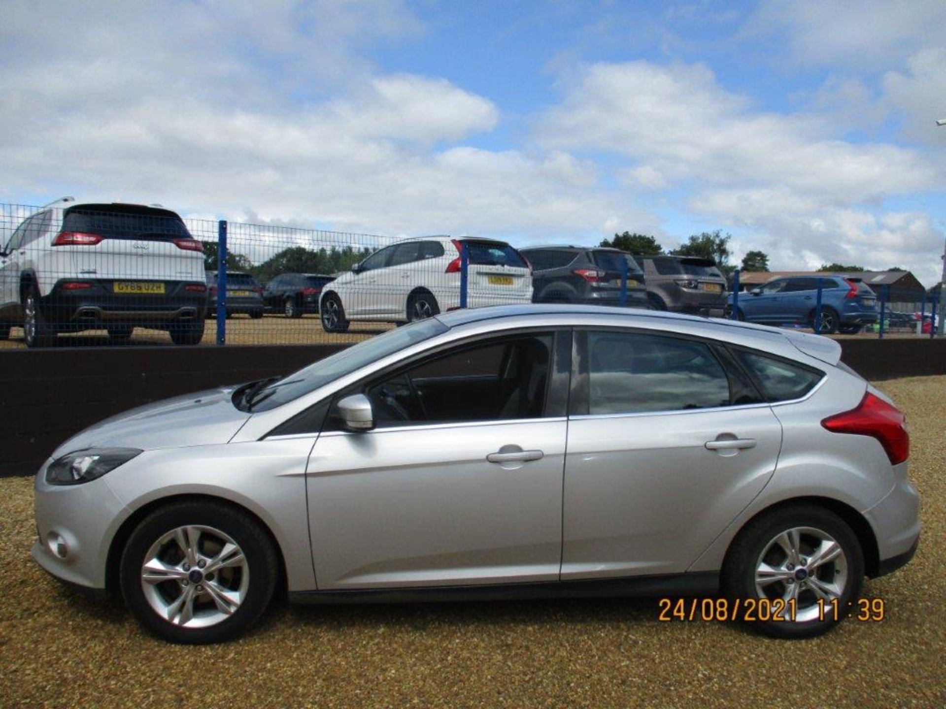 12 12 Ford Focus Zetec Turbo - Image 2 of 20