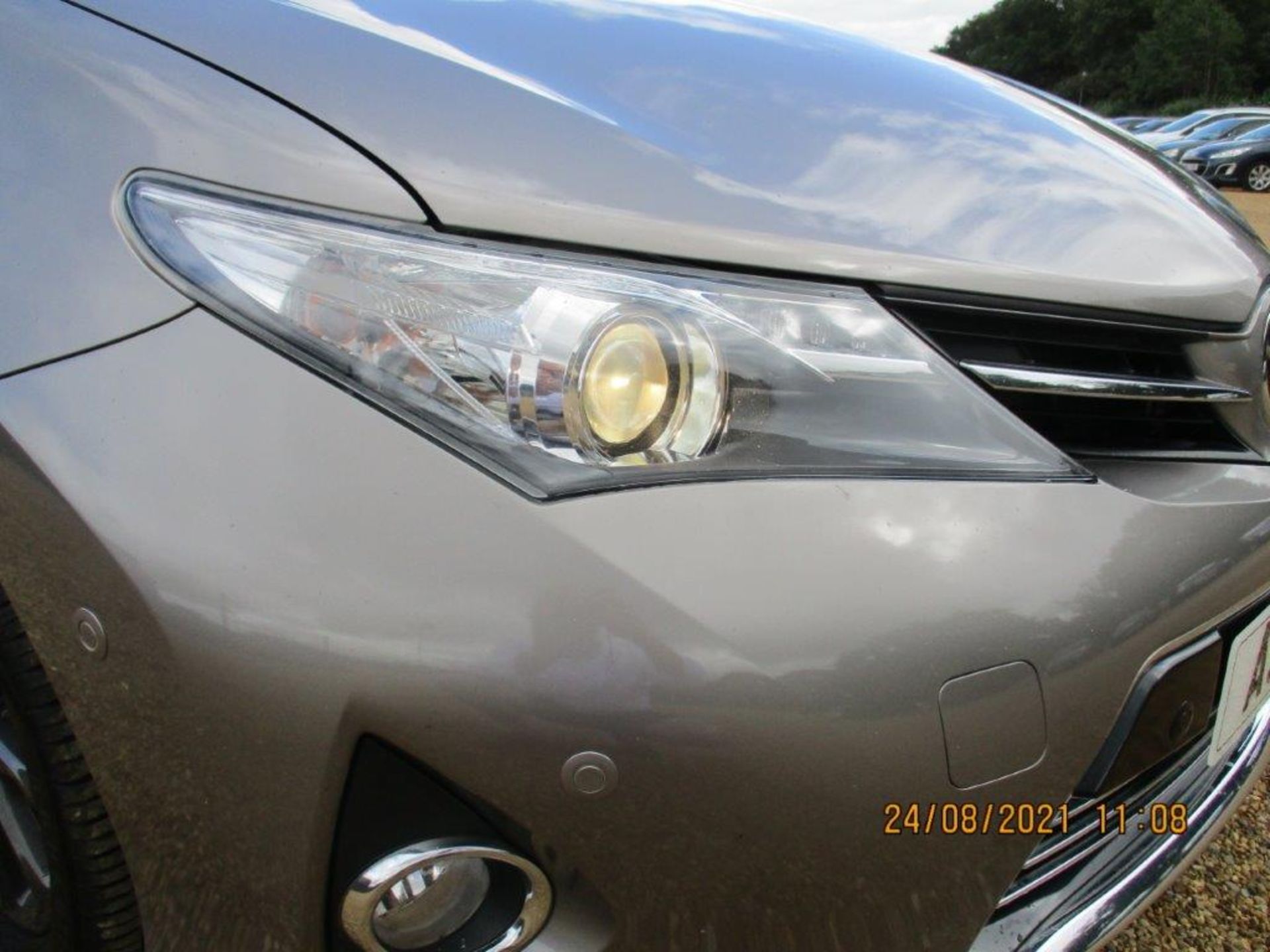 13 13 Toyota Auris Excel D4-D - Image 15 of 24