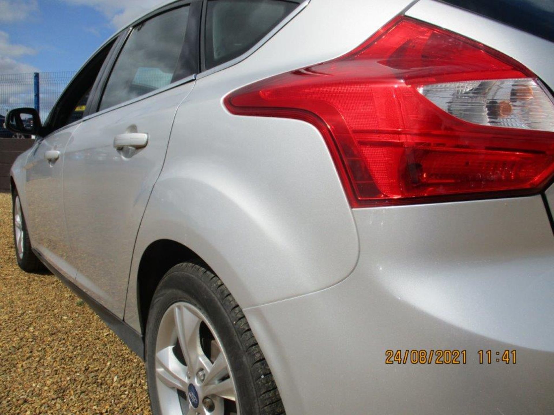 12 12 Ford Focus Zetec Turbo - Image 11 of 20