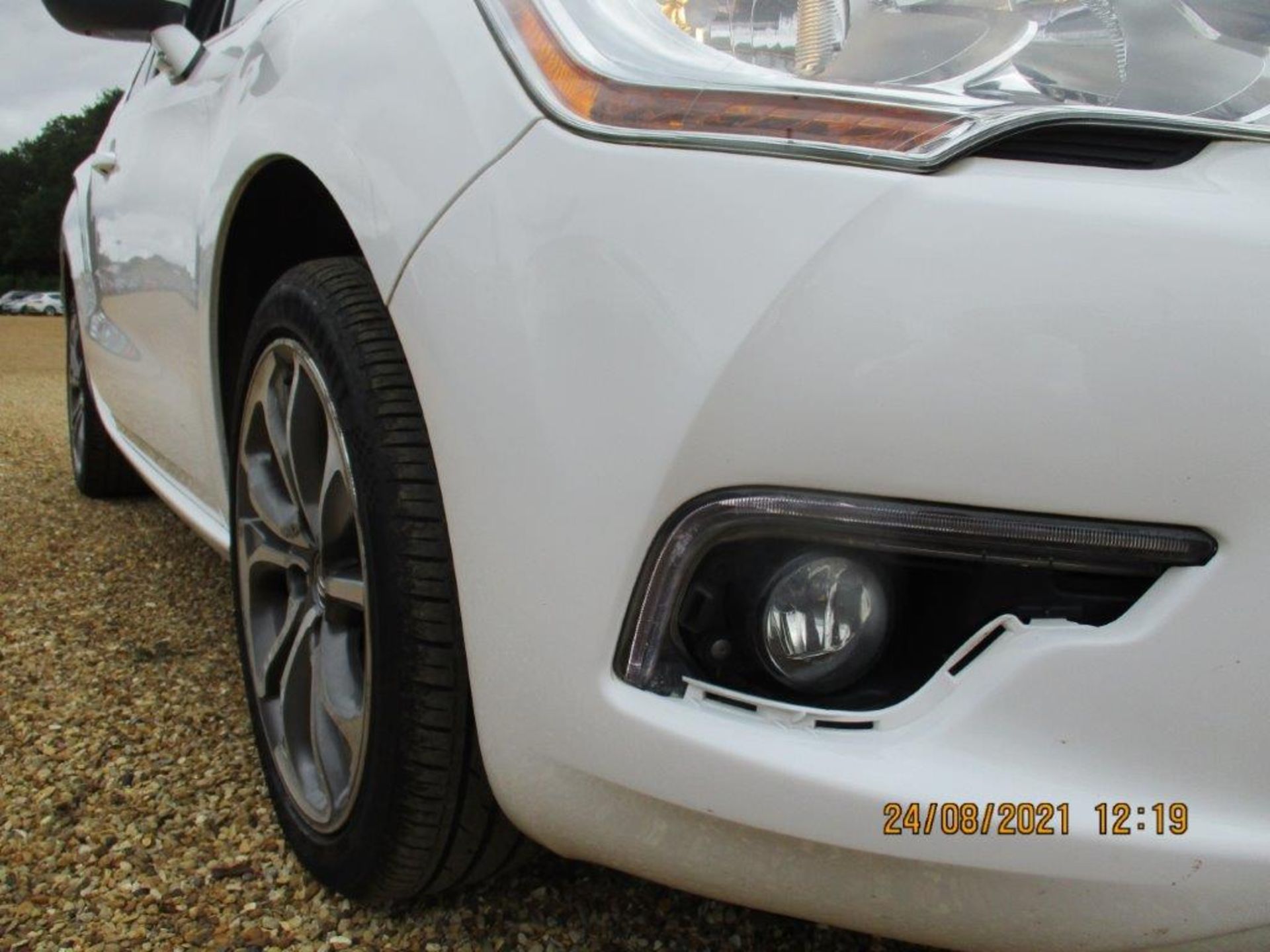 13 13 Citroen DS4 Style HDI 5dr - Image 12 of 21