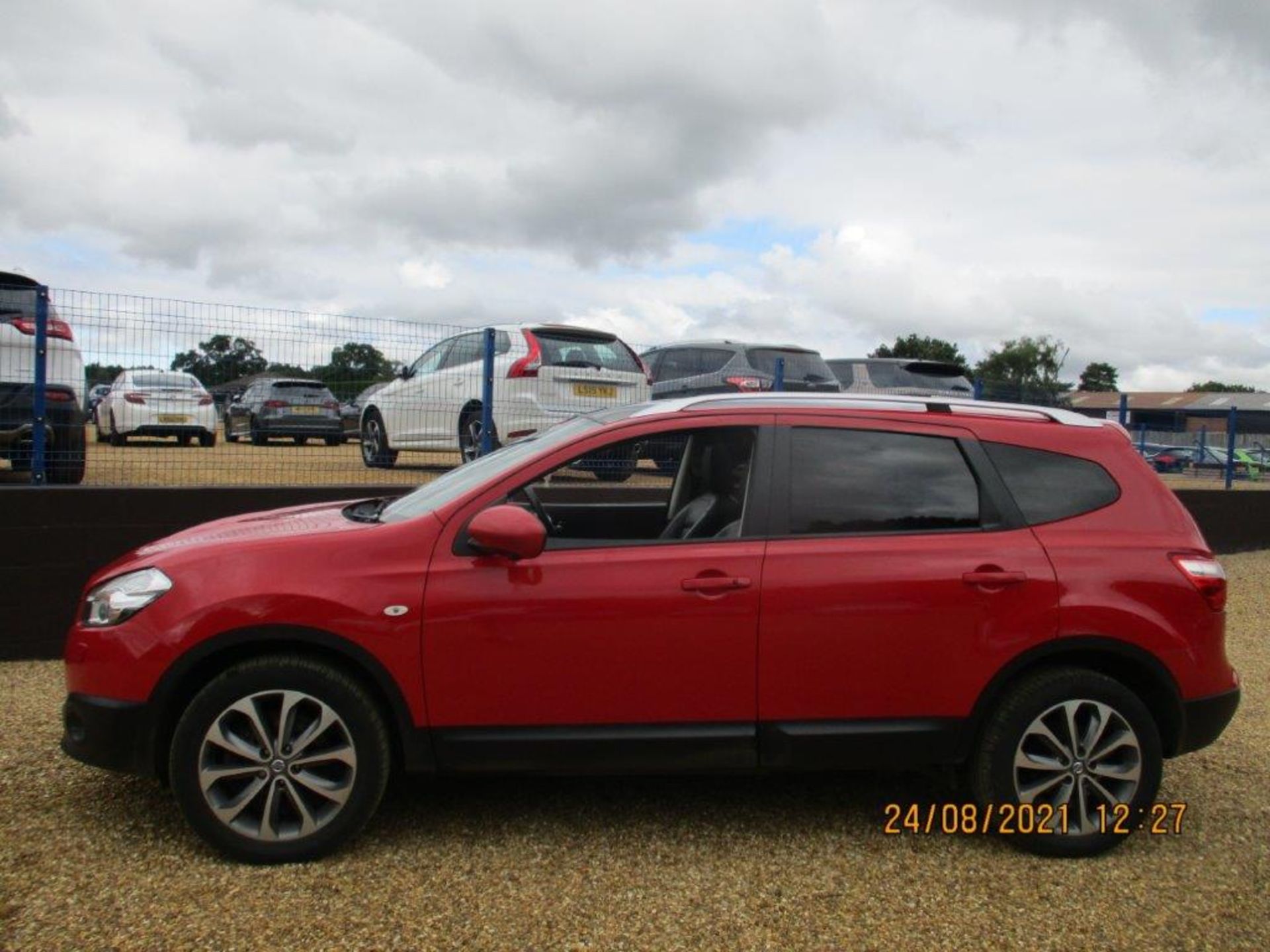 62 12 Nissan Qashqai Tekna iS+2 DCi - Image 2 of 28